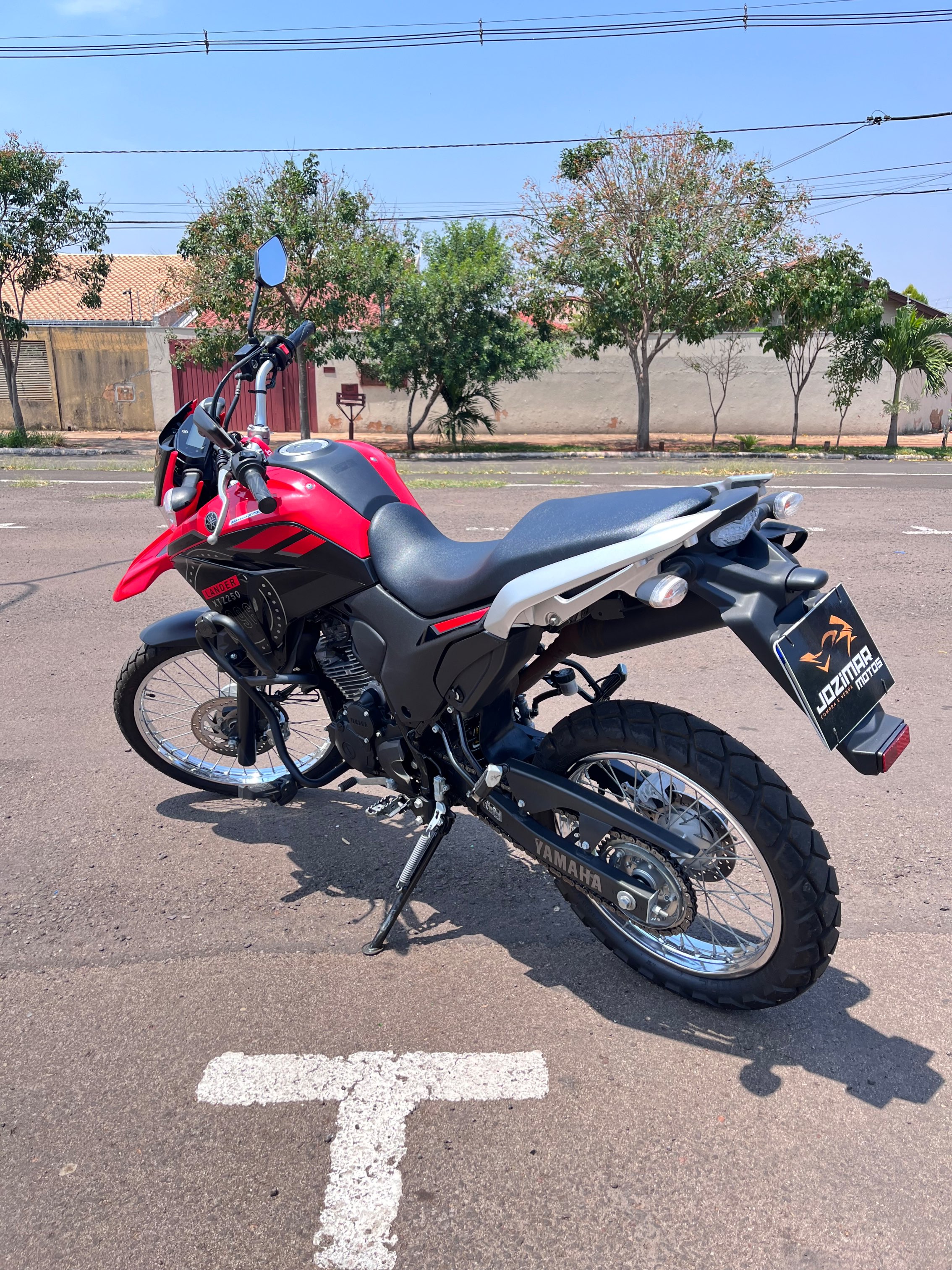 YAMAHA XTZ 250 Lander 2024 - miniatura 7
