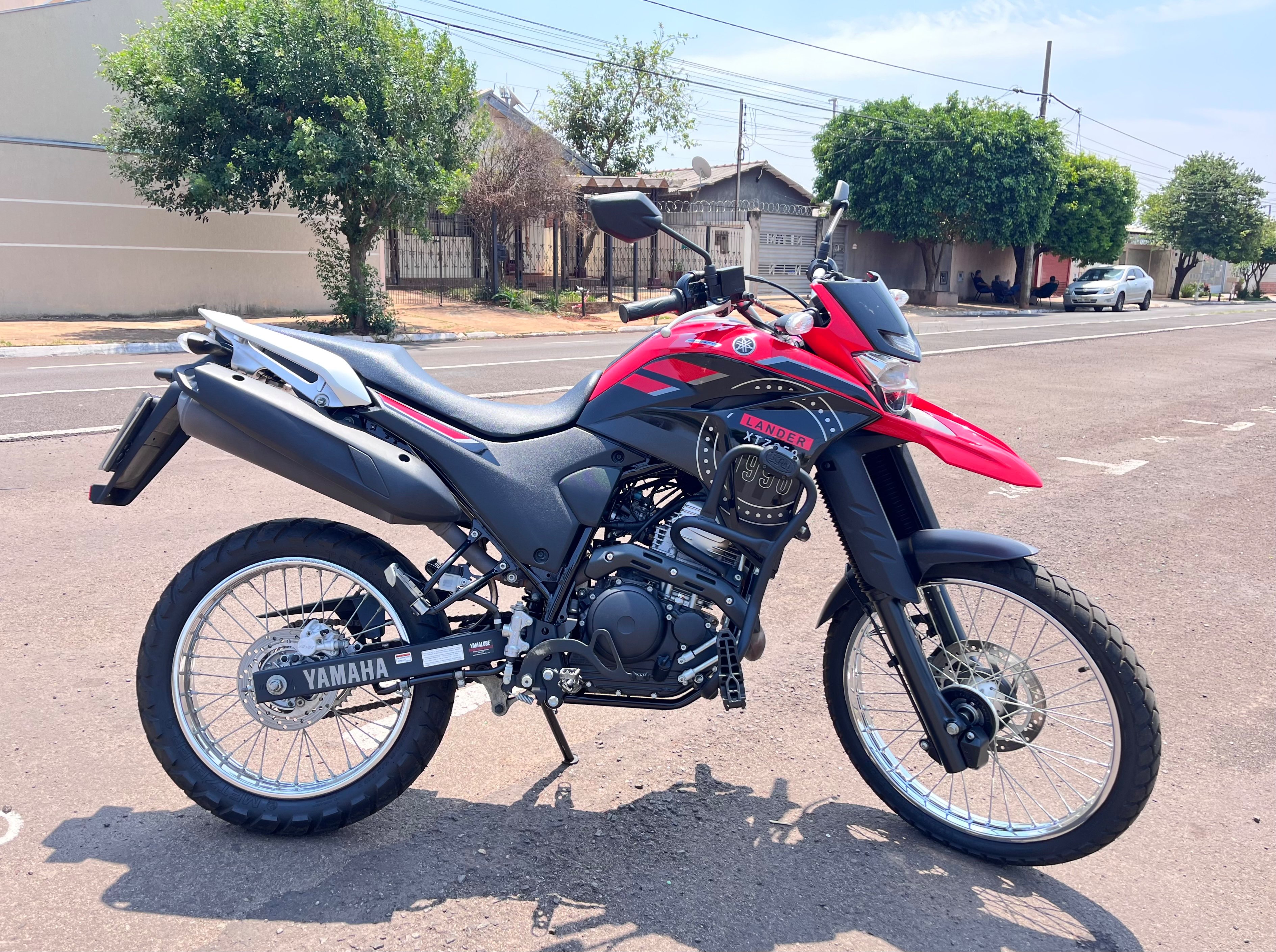 YAMAHA XTZ 250 Lander 2024 - miniatura 2