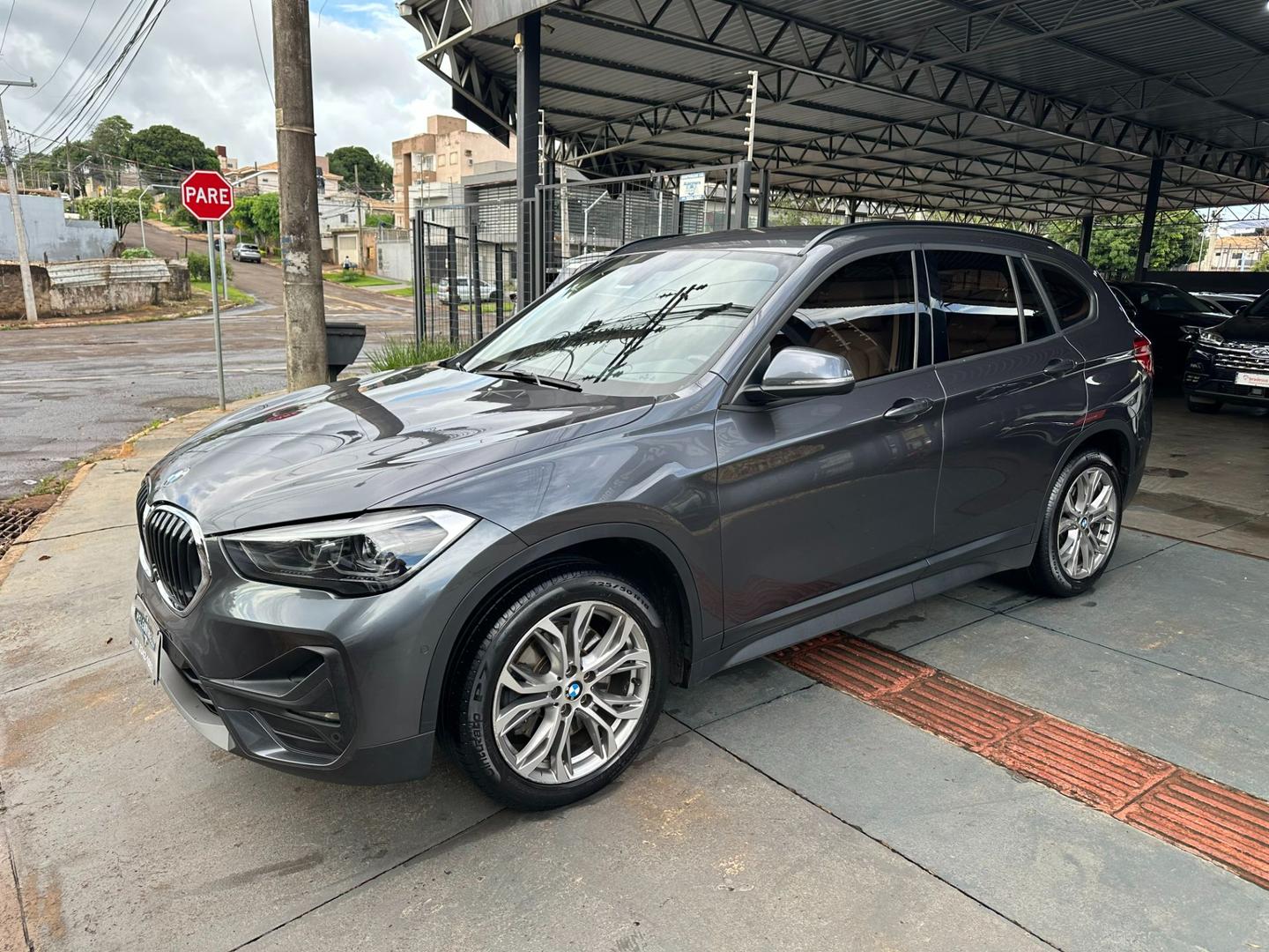 BMW X1 sDrive20i 2.0T 16v 2021 - miniatura 2