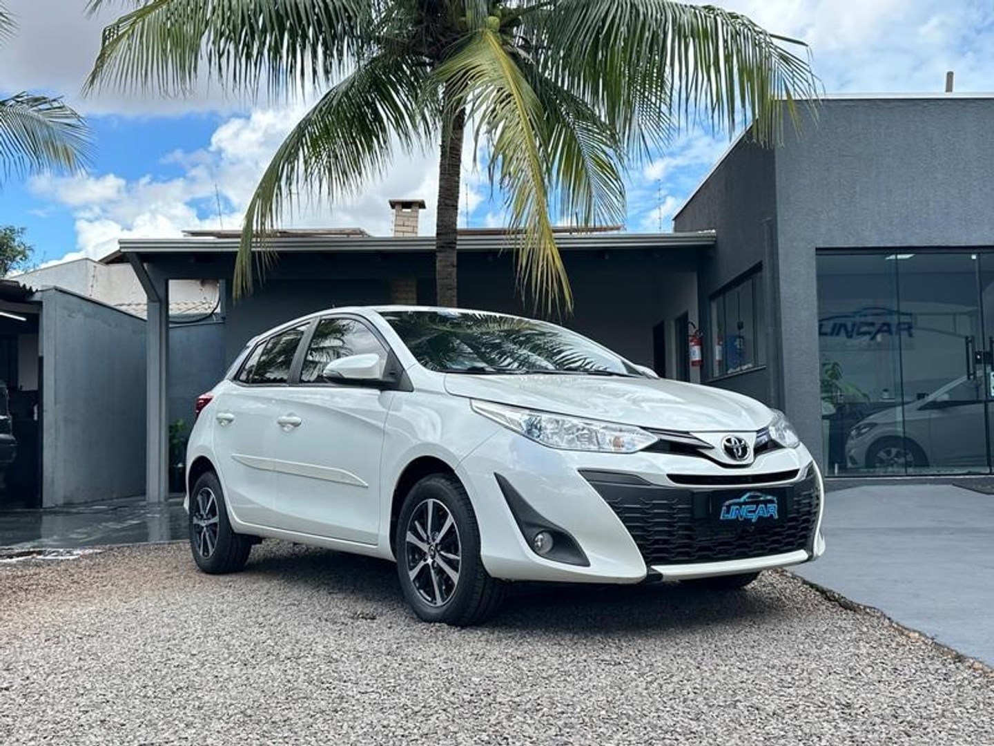 Vista principal de TOYOTA Yaris Hatch XL Live 1.3 16v 2020
