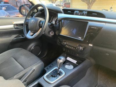 TOYOTA Hilux SR D4-D 2.8TDi 16v 4X4 C.D. 2024 - miniatura 6