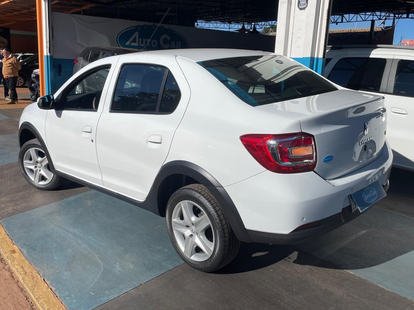RENAULT Logan Zen 1.6 16v 2021 - miniatura 3
