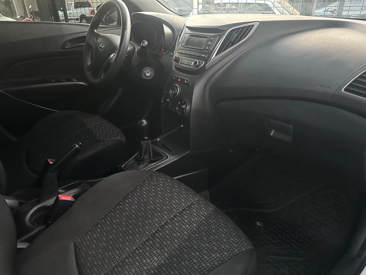 HYUNDAI HB20 Comfort 1.0 12v 2017 - miniatura 10