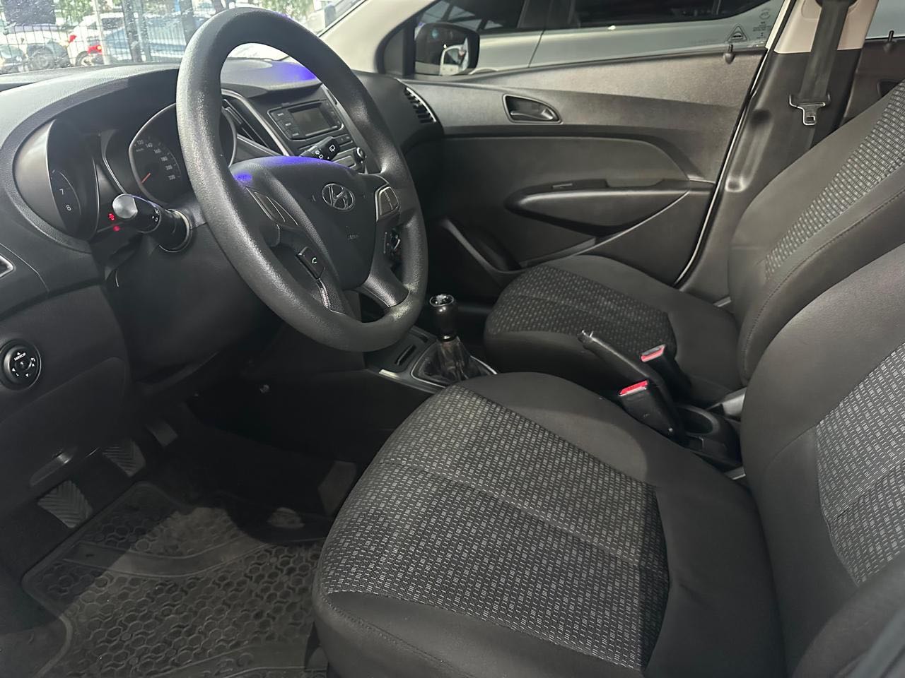 HYUNDAI HB20 Comfort 1.0 12v 2017 - miniatura 7