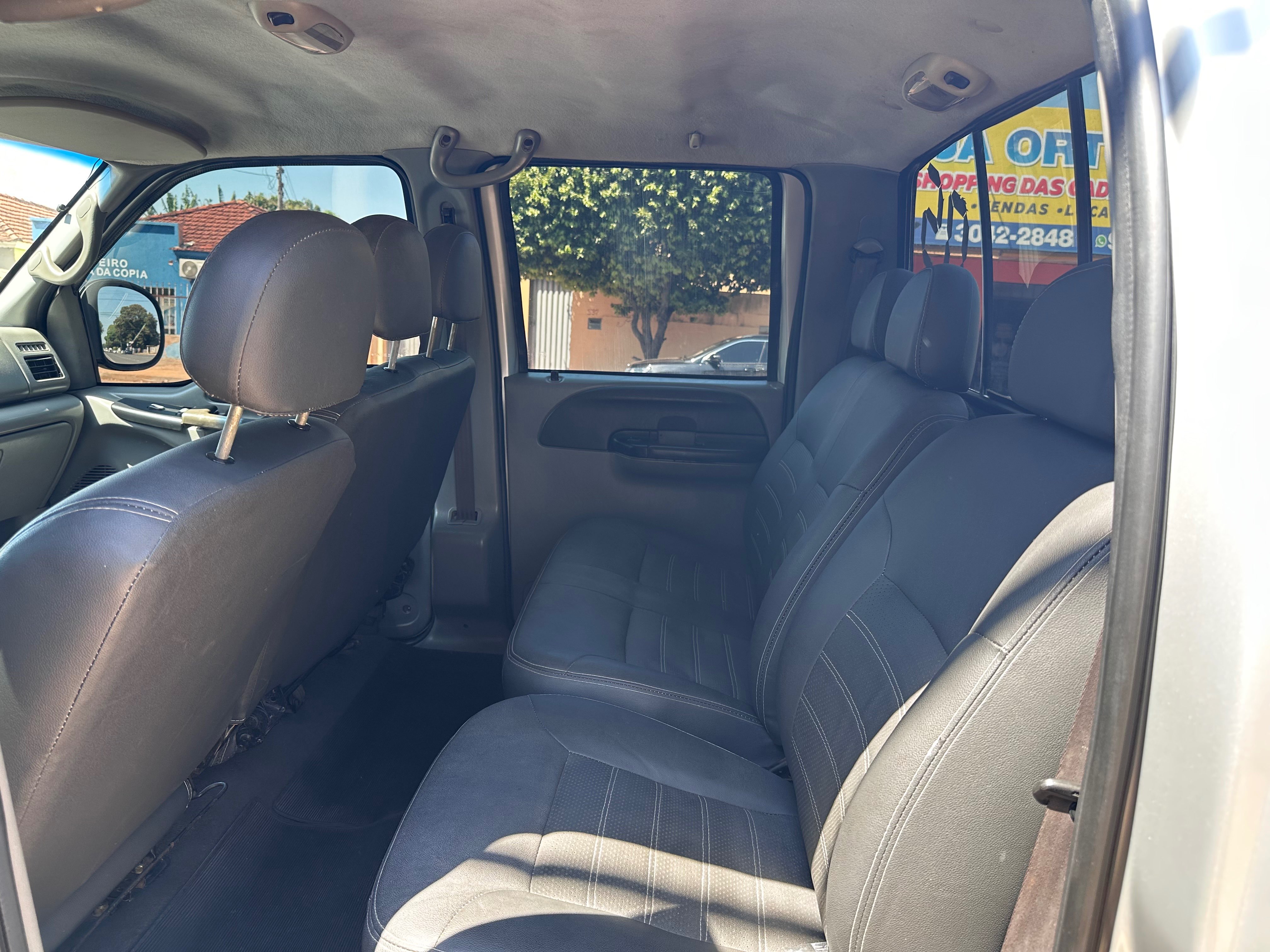 FORD F250 XLT 4.2TD 18v C.D. 2005 - miniatura 6