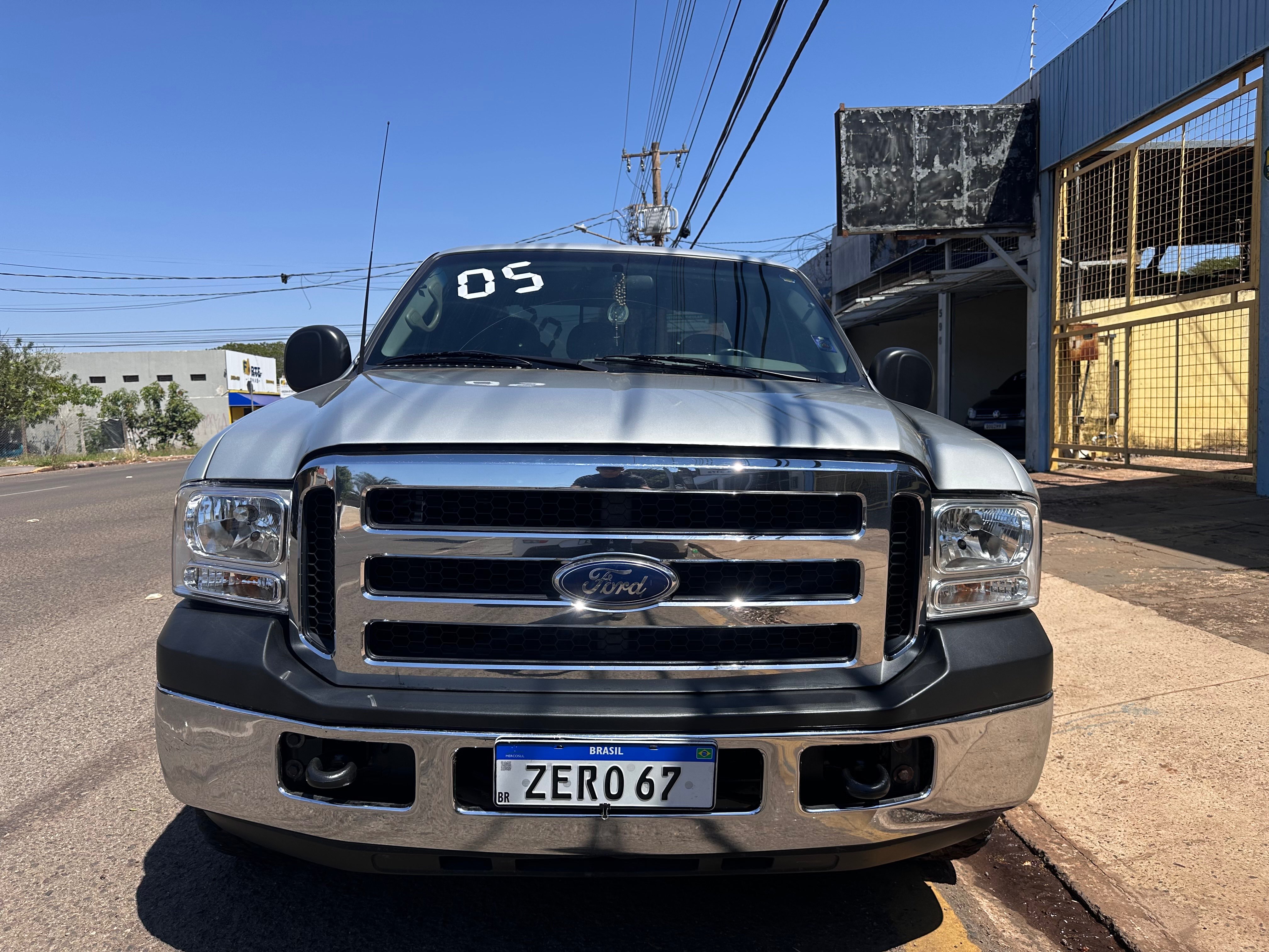 FORD F250 XLT 4.2TD 18v C.D. 2005 - miniatura 2