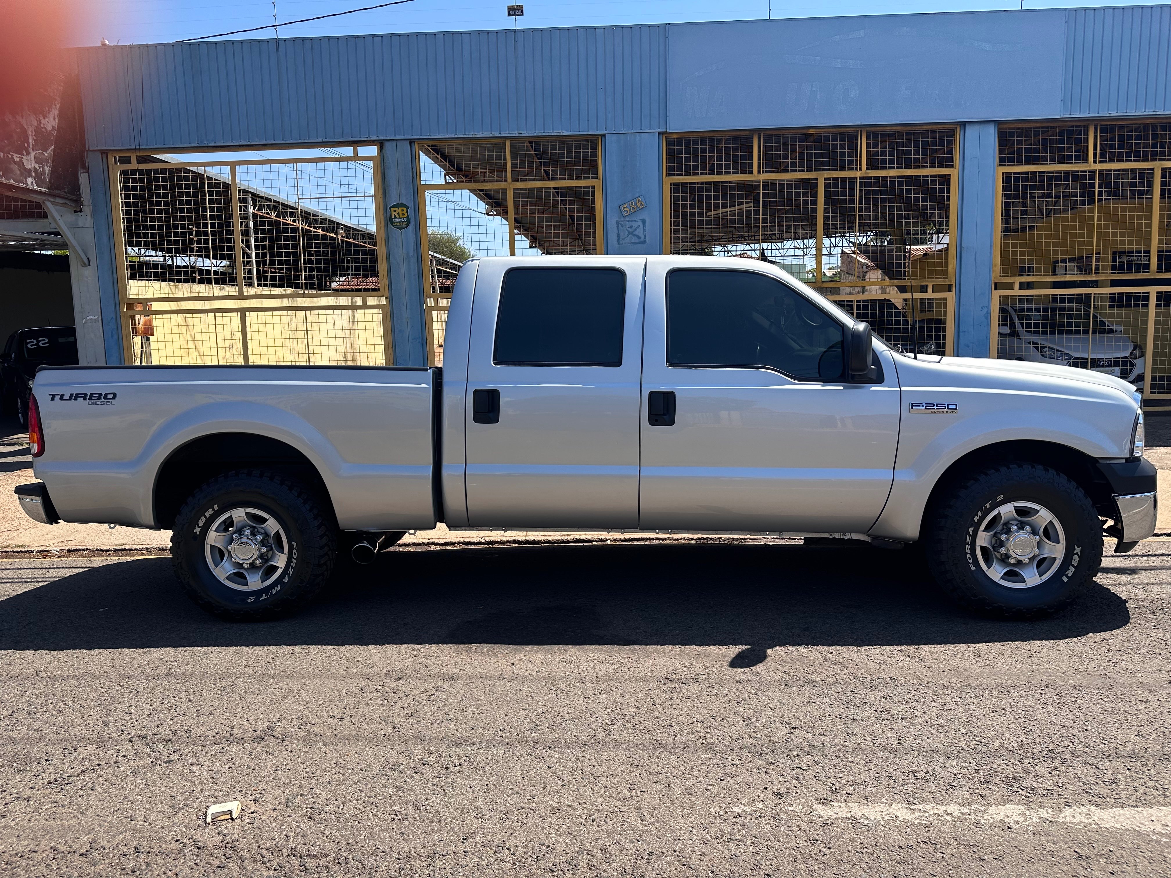 FORD F250 XLT 4.2TD 18v C.D. 2005 - miniatura 10