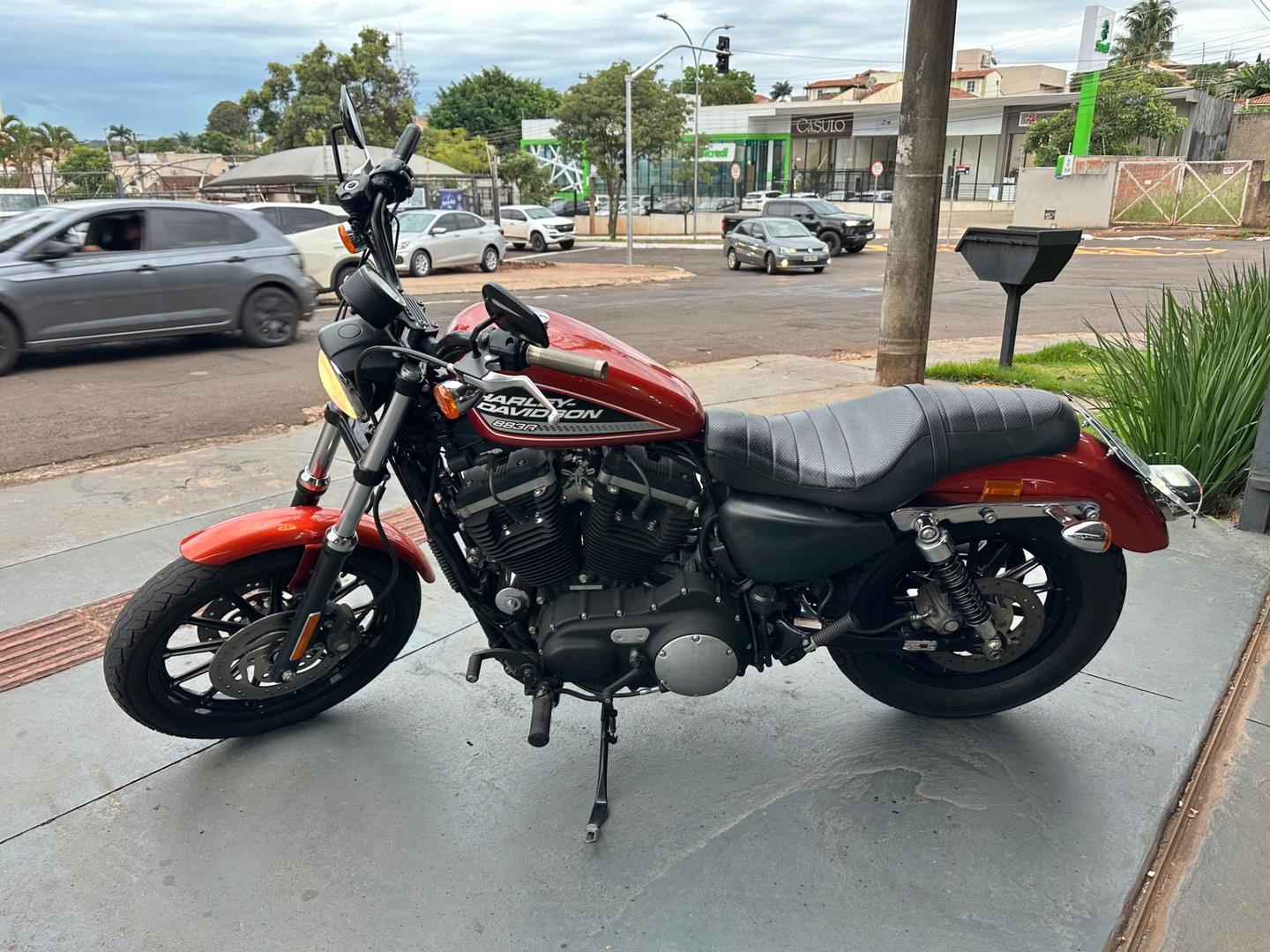 HARLEY-DAVIDSON Sportster XL 883 R 2011 - miniatura 4