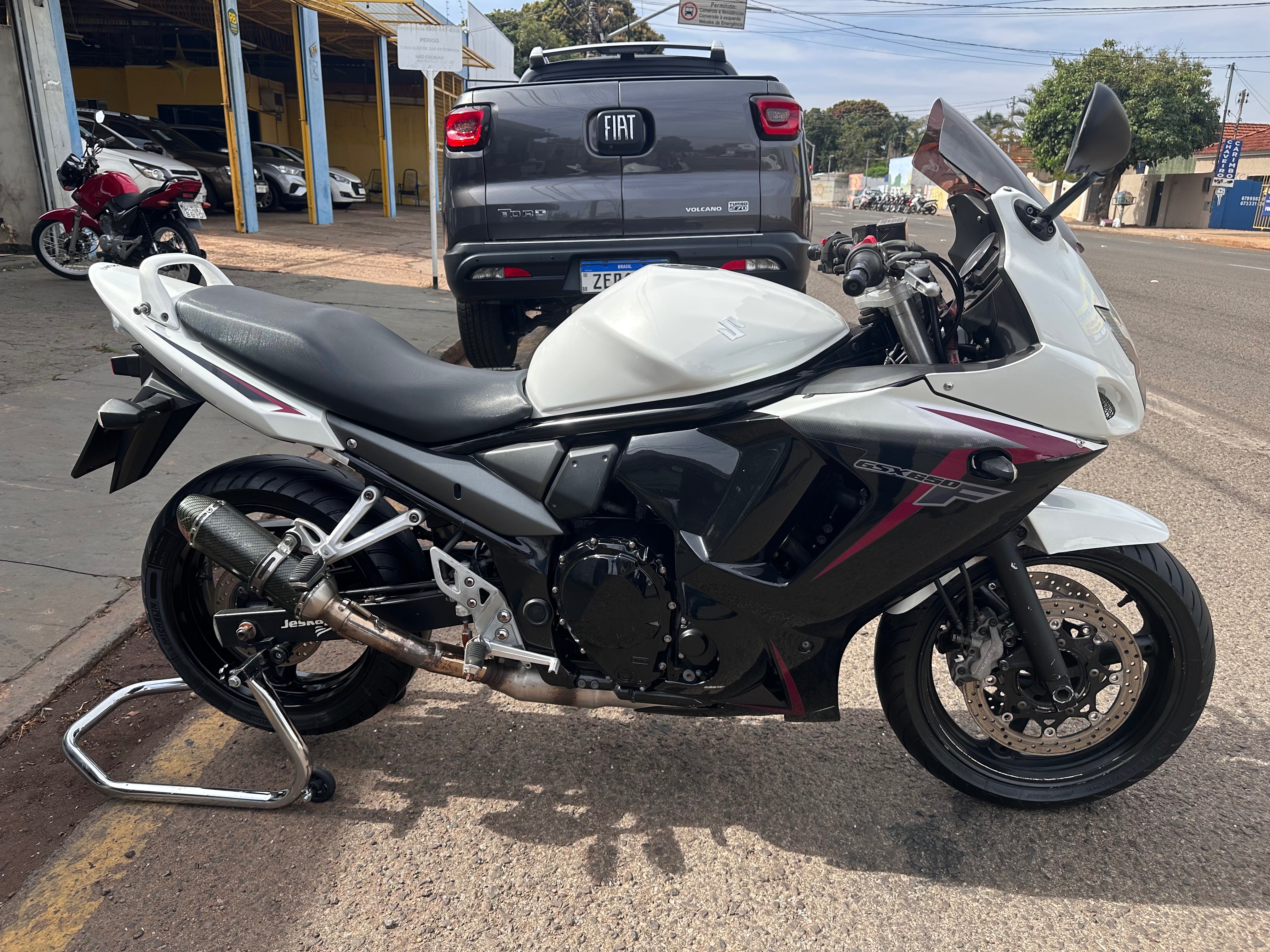 SUZUKI GSX 650 F 2012 - miniatura 9