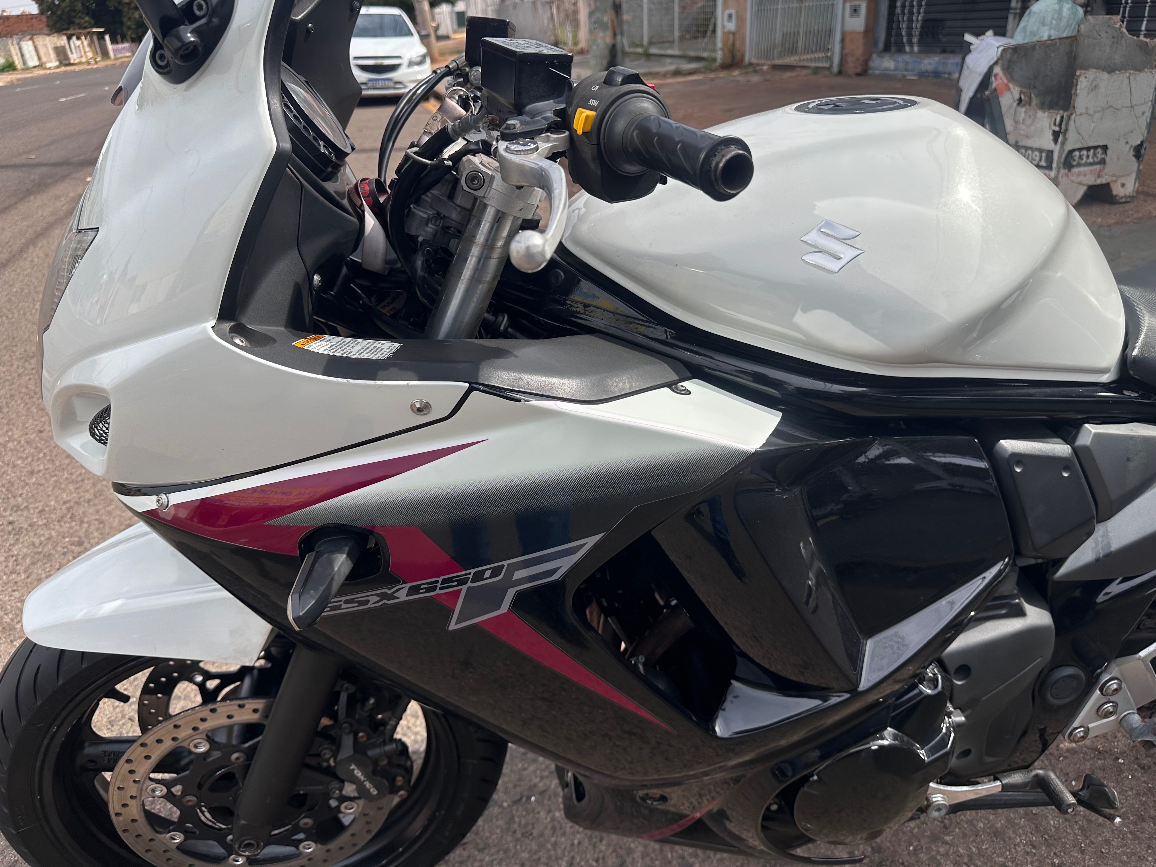 SUZUKI GSX 650 F 2012 - miniatura 3