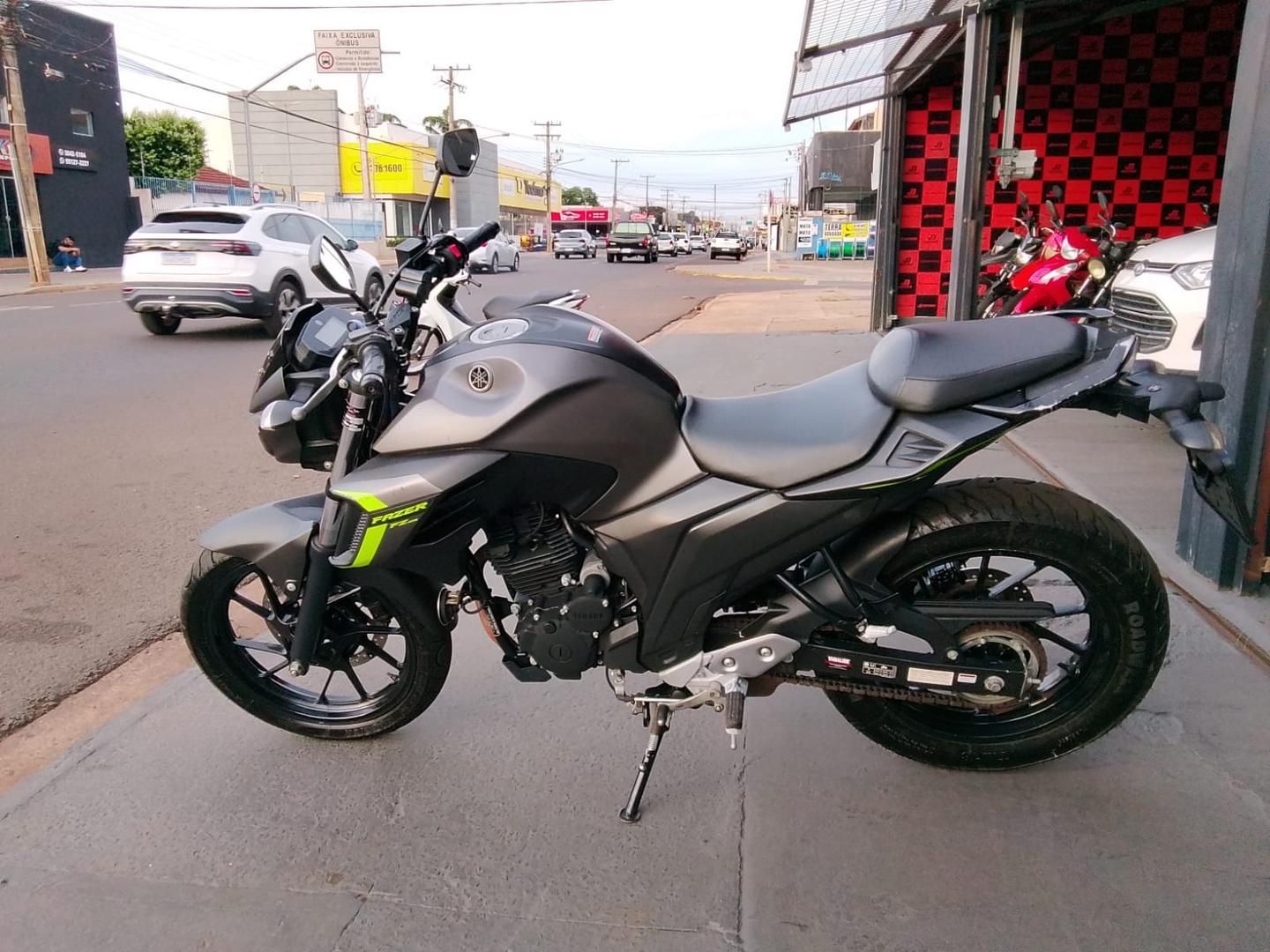 YAMAHA FZ25 250 Fazer 2024 - miniatura 3