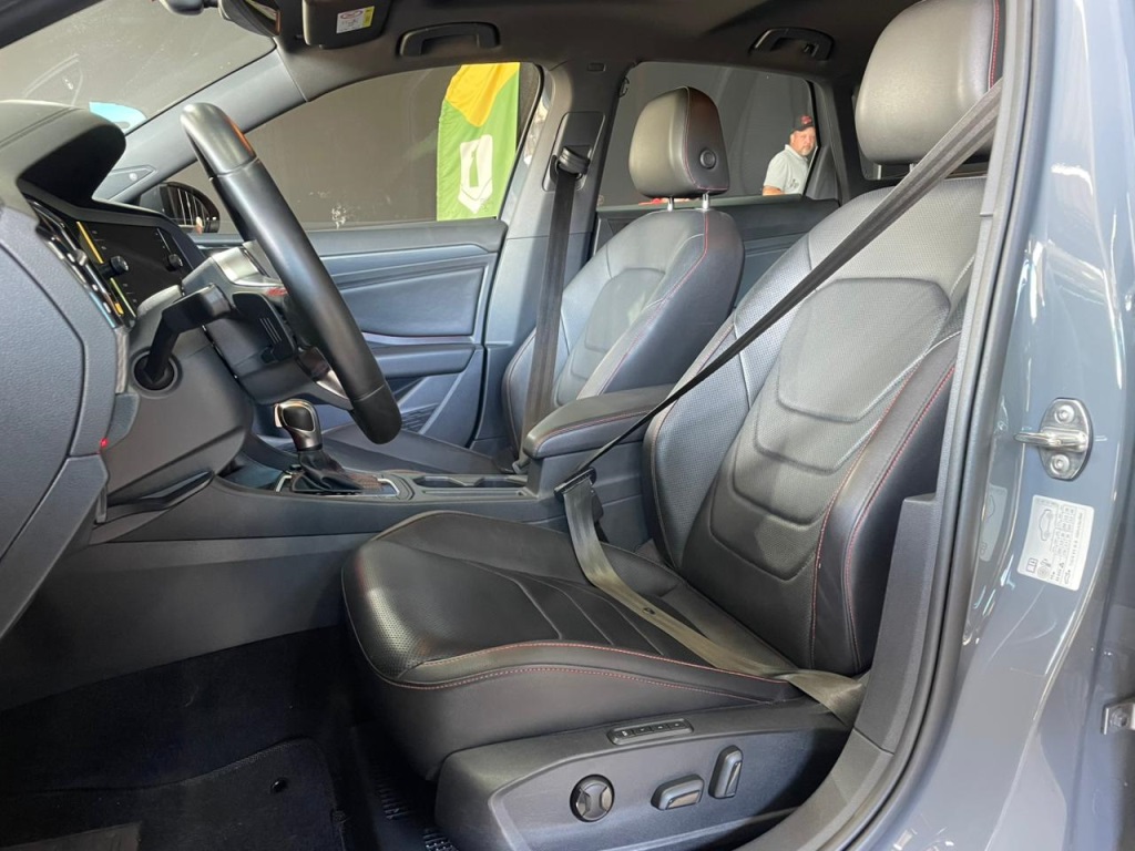 VOLKSWAGEN Jetta GLi 2.0 16v TSi 2020 - miniatura 4