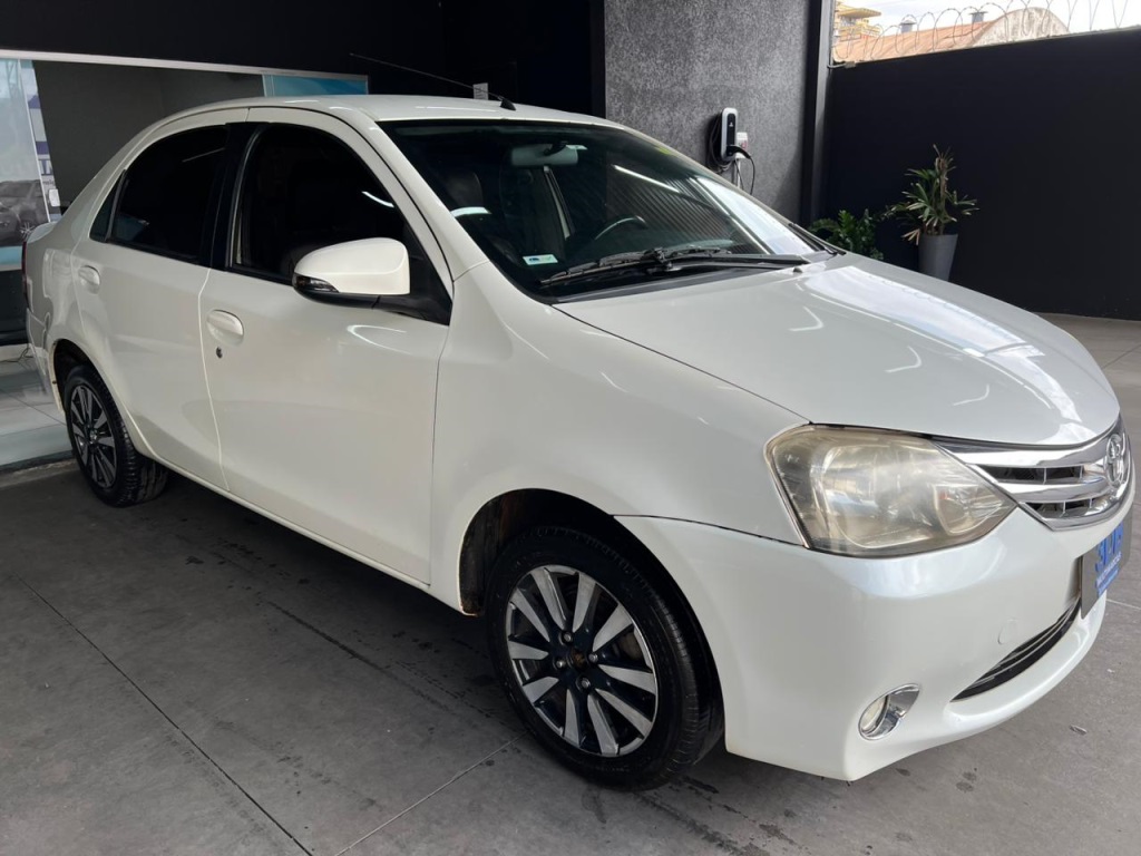 TOYOTA Etios Hatch Platinum 1.5 16v 2016 - miniatura 10