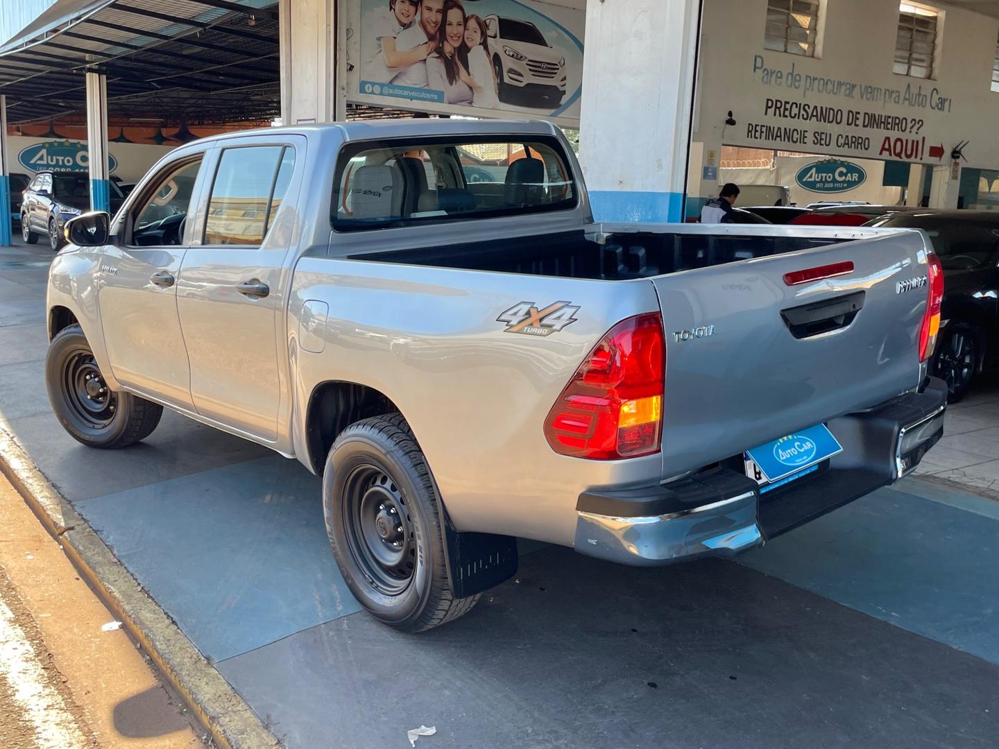 TOYOTA Hilux 2.8D 4X4 C.D. 2019 - miniatura 3