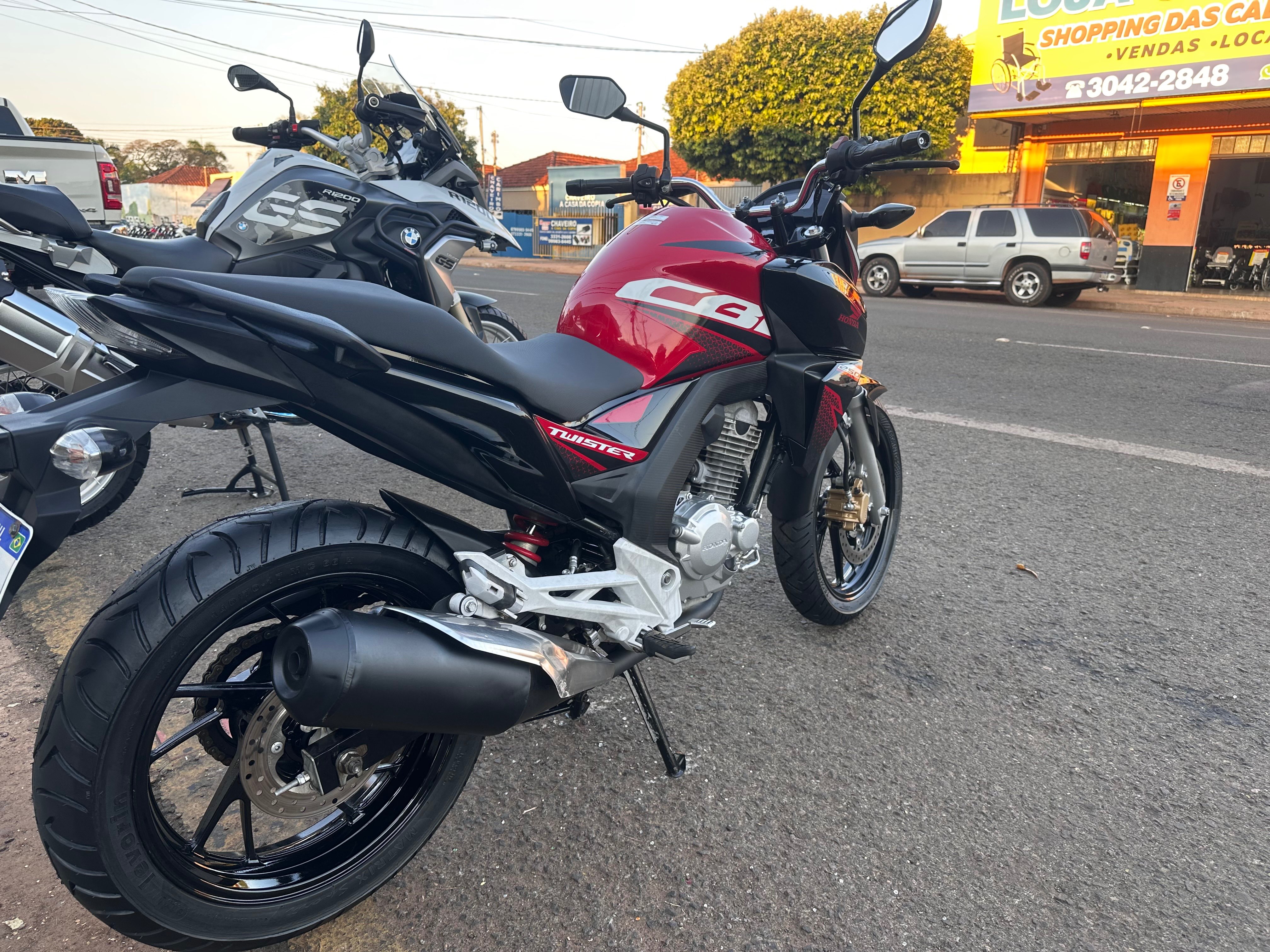 HONDA CB 250i Twister 2017 - miniatura 10