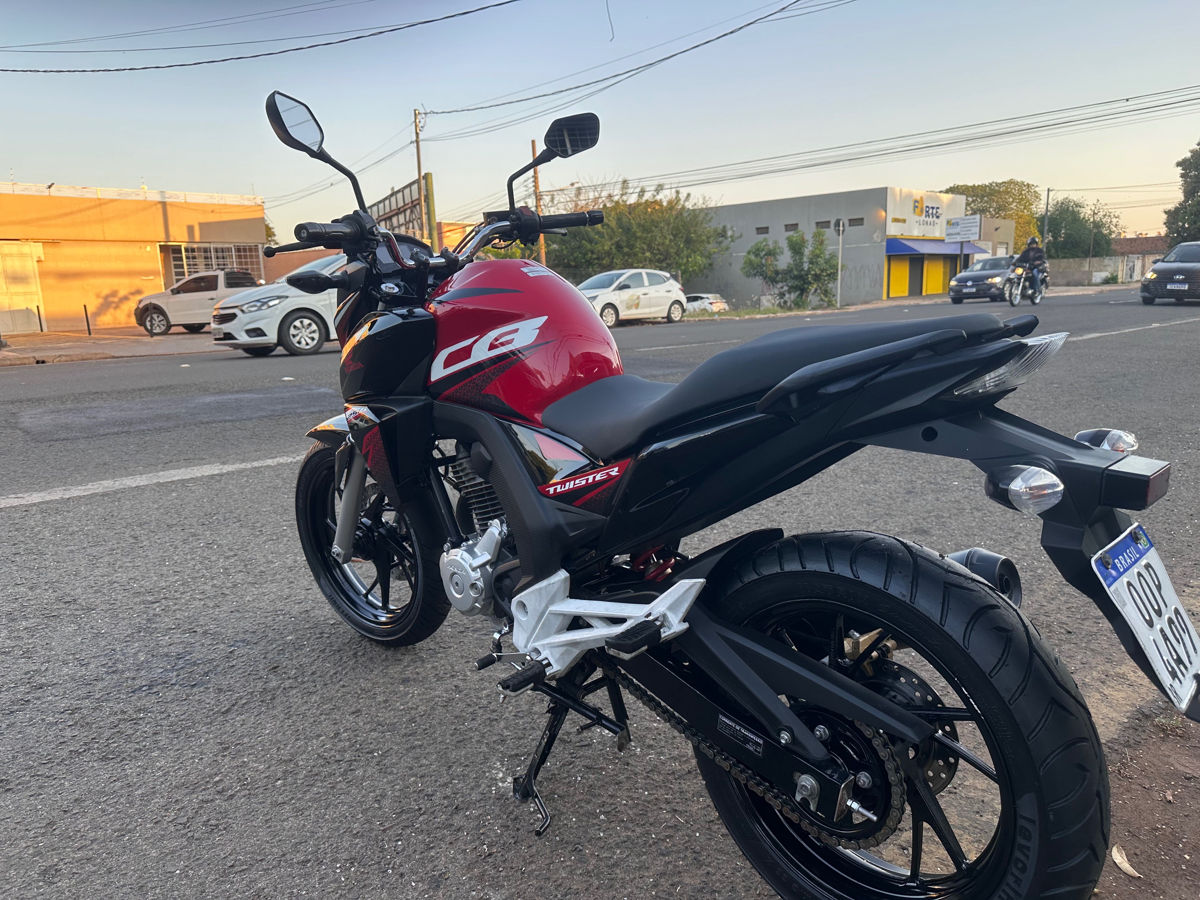 HONDA CB 250i Twister 2017 - miniatura 5