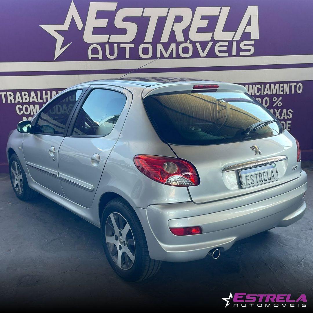 PEUGEOT 207 XR S 1.4 4p. 2013 - miniatura 3
