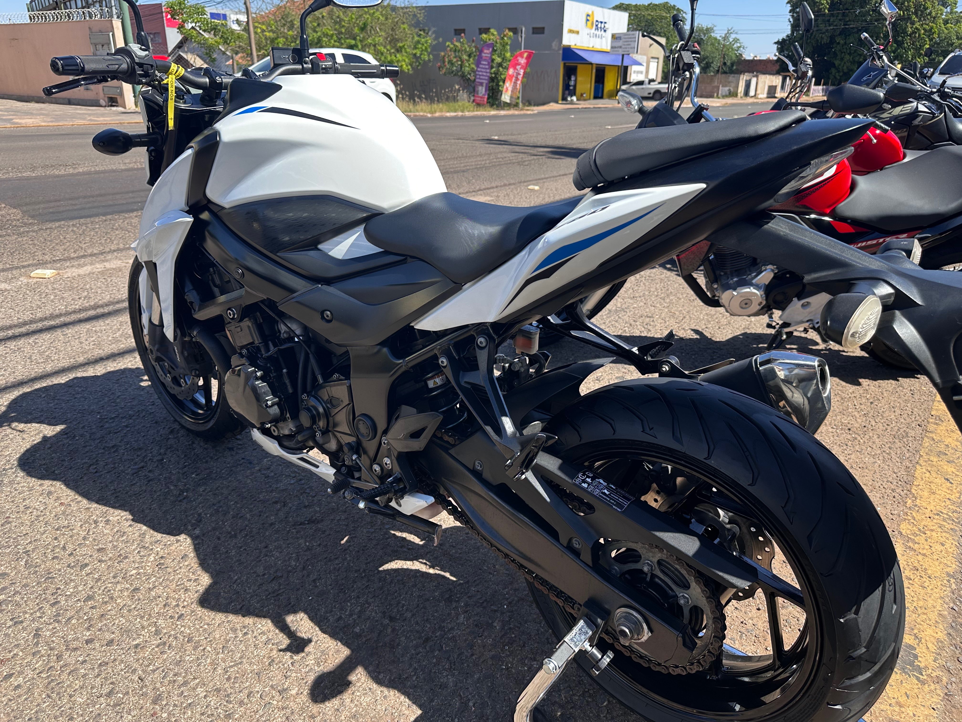 SUZUKI GSX-S 750 2020 - miniatura 9