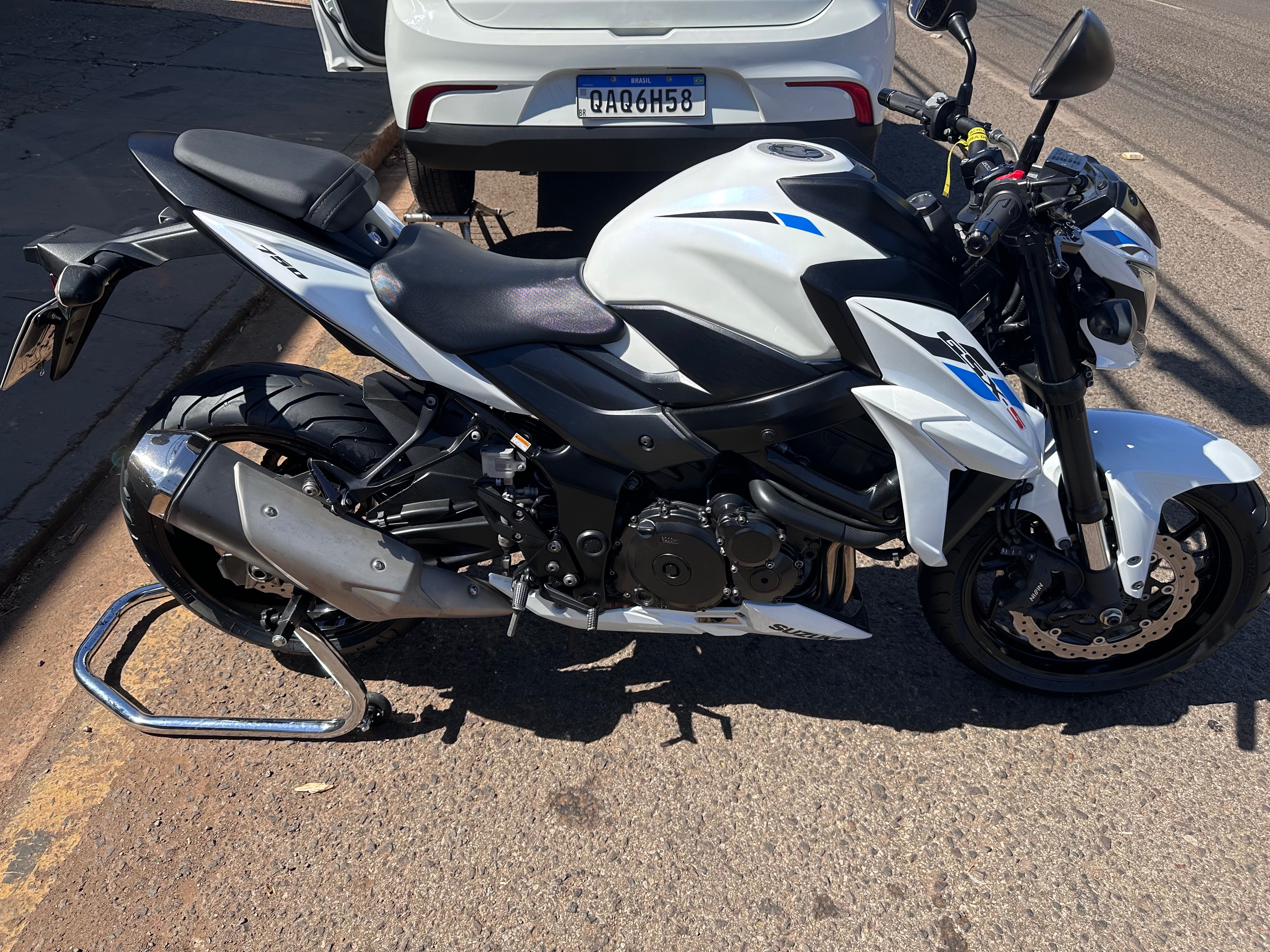 SUZUKI GSX-S 750 2020 - miniatura 10