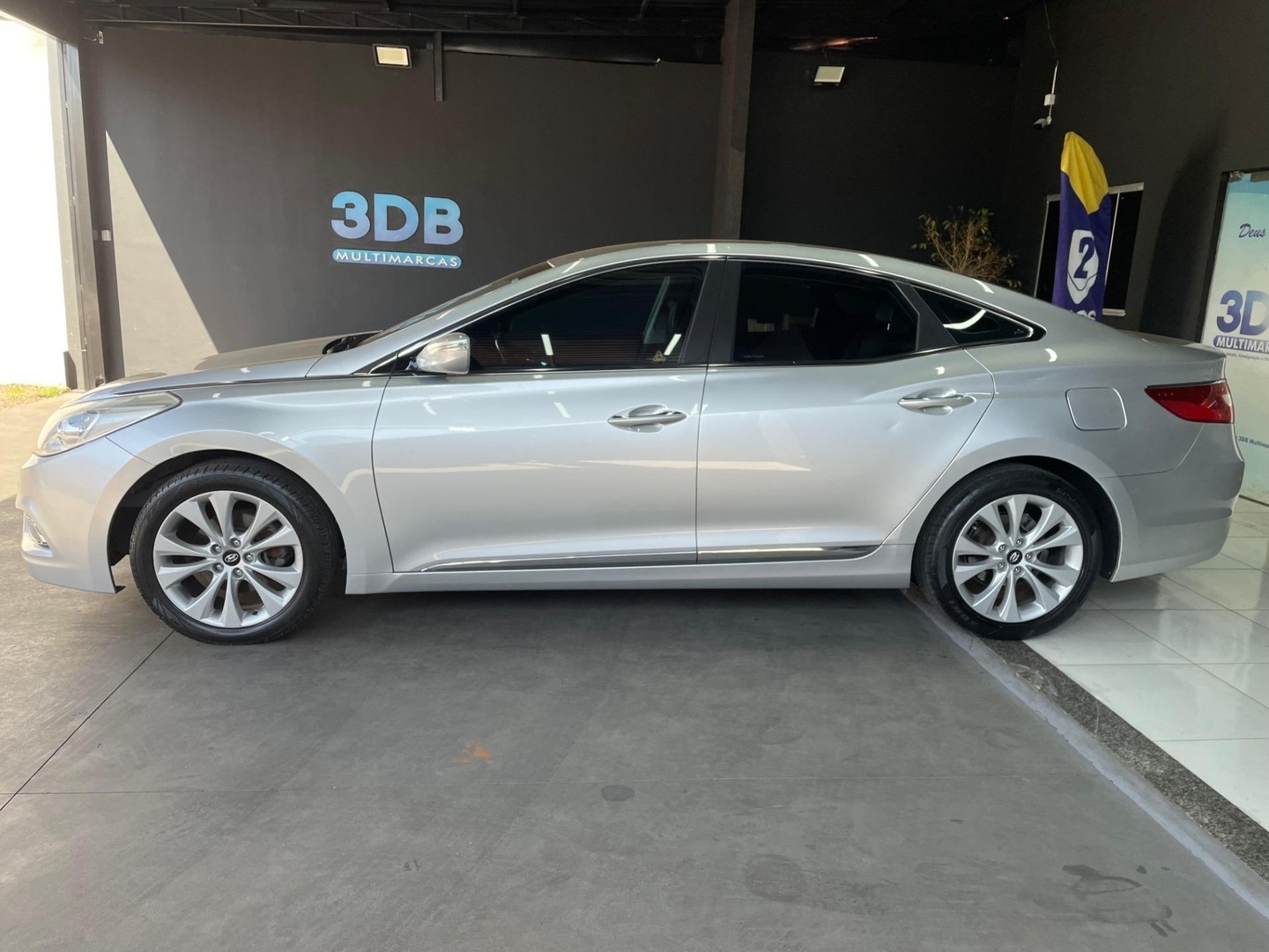 HYUNDAI Azera GLS 3.0 V6 24v 2013 - miniatura 4