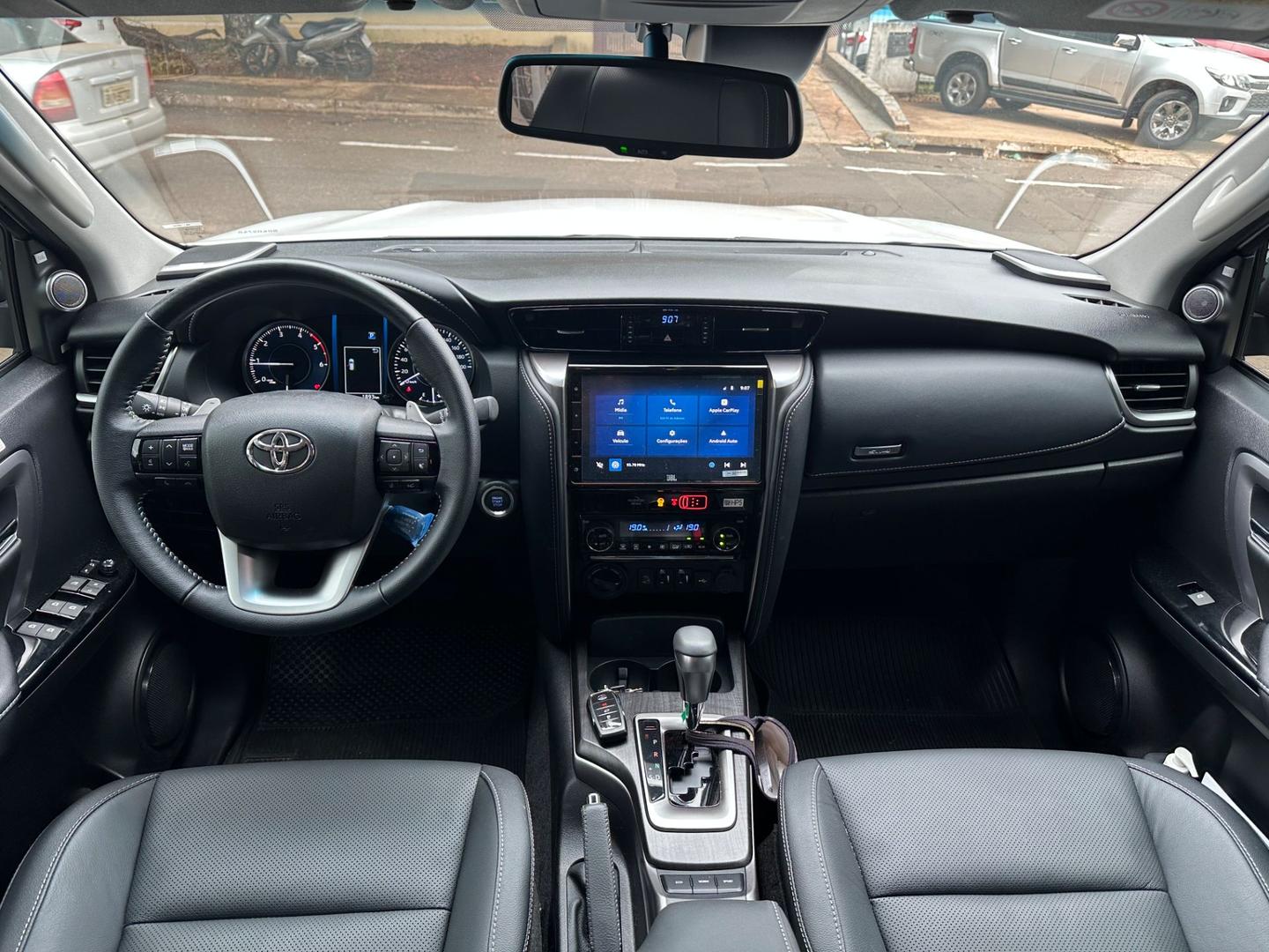 TOYOTA Hilux SW4 SRX Platinum D4-D 2.8TDi 16v 4x4 2025 - miniatura 7
