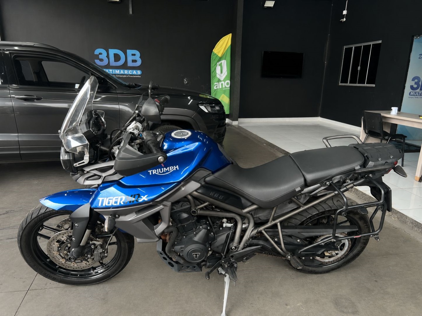 TRIUMPH Tiger 800 XR 2017 - miniatura 2