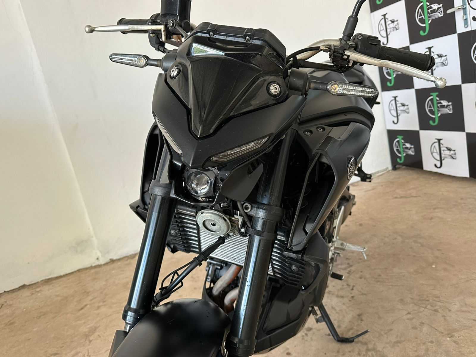 YAMAHA MT -03 321 2024 - miniatura 3