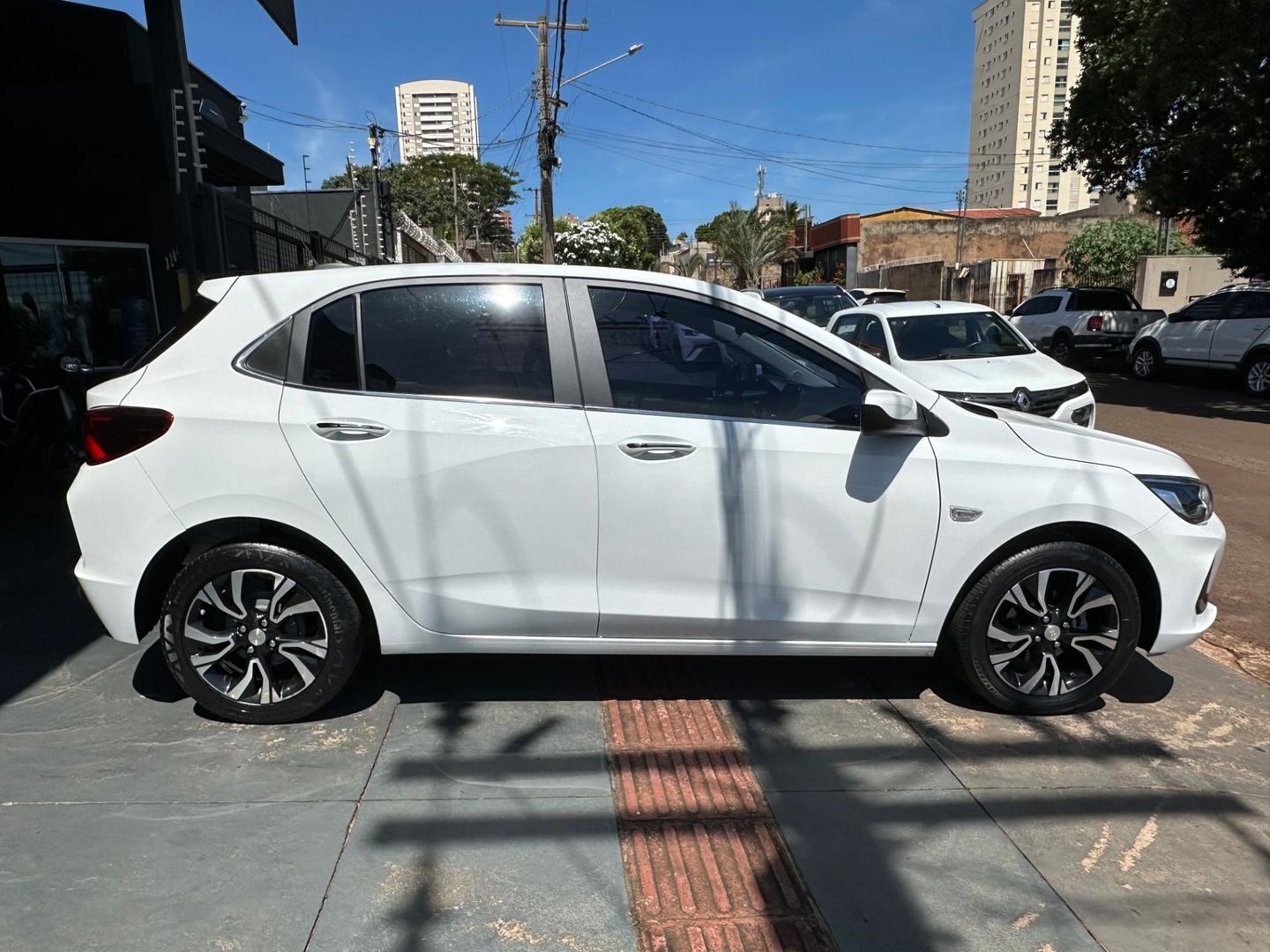 CHEVROLET Onix Hatch Premier 1.0T 12v 2023 - miniatura 6
