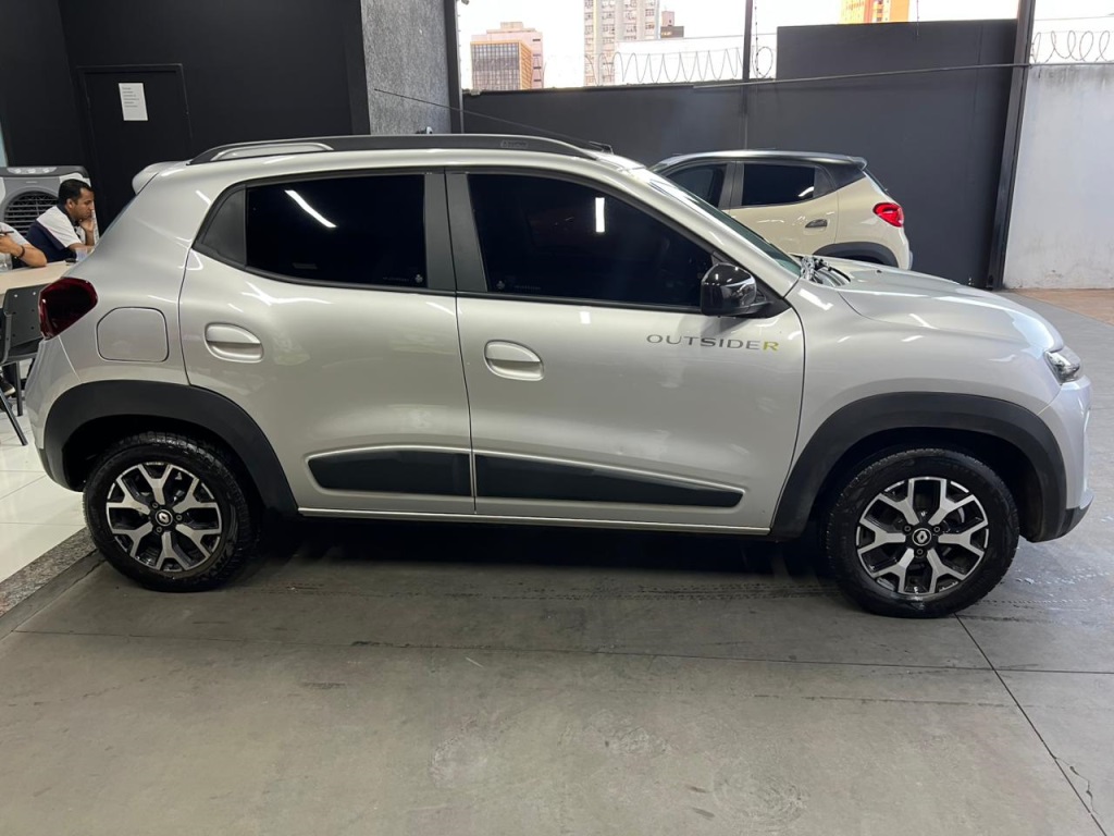 RENAULT Kwid Outsider 1.0 12v 2023 - miniatura 4