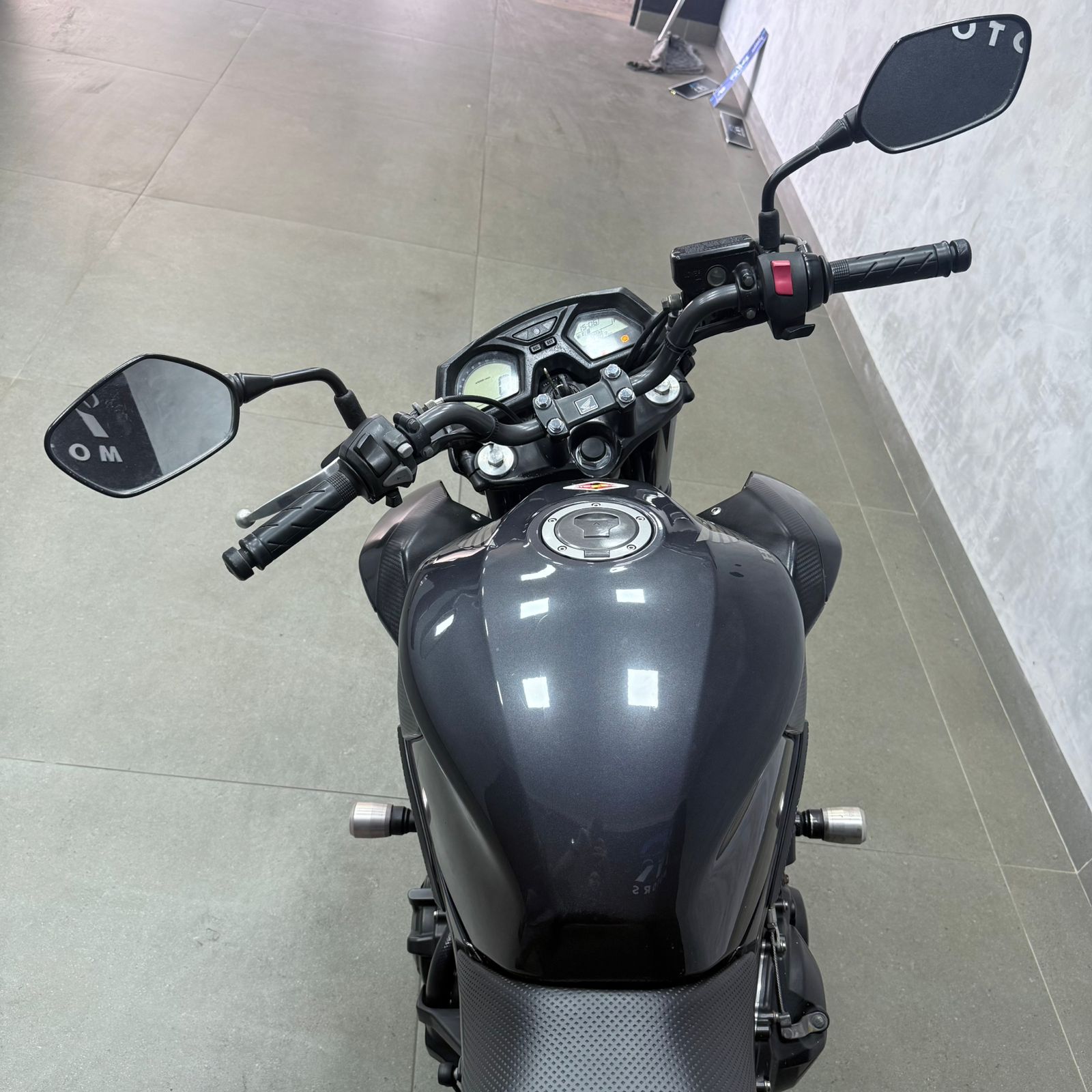 HONDA CB 650F 2016 - miniatura 9