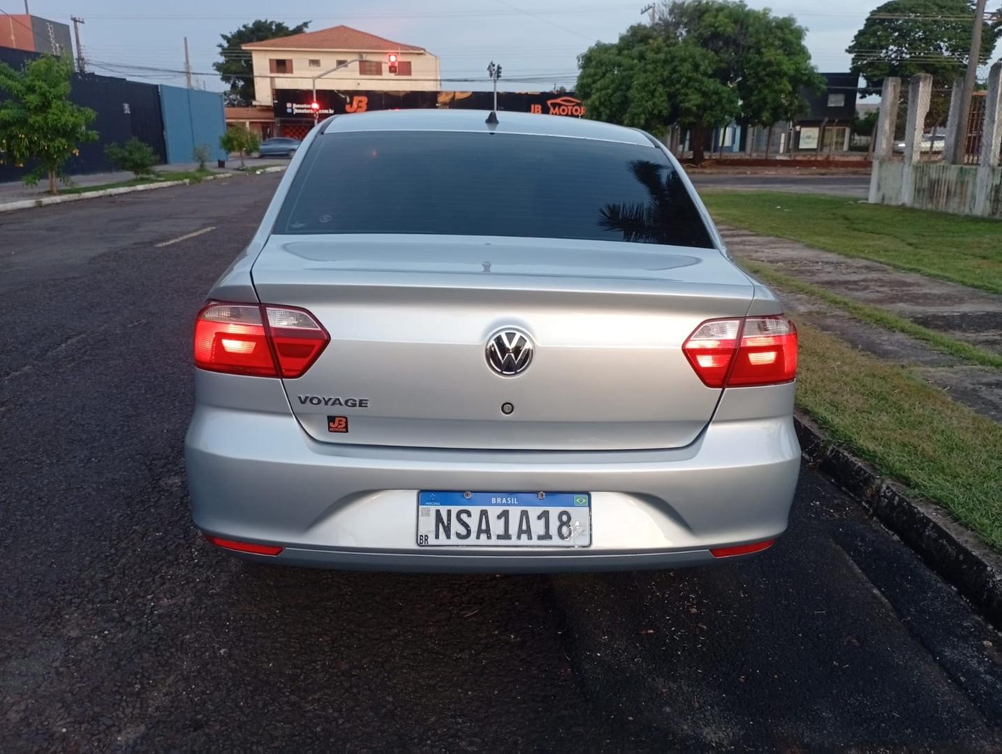 VOLKSWAGEN Voyage 1.0 2013 - miniatura 4