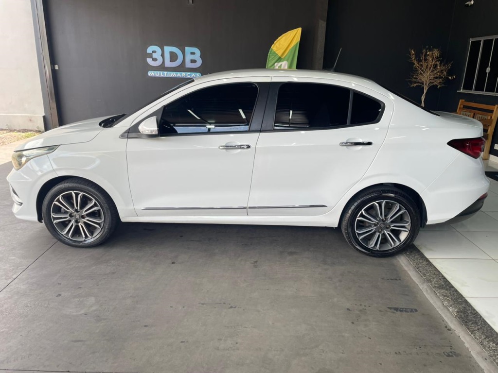 FIAT Cronos Precision 1.8 16v 2021 - miniatura 5