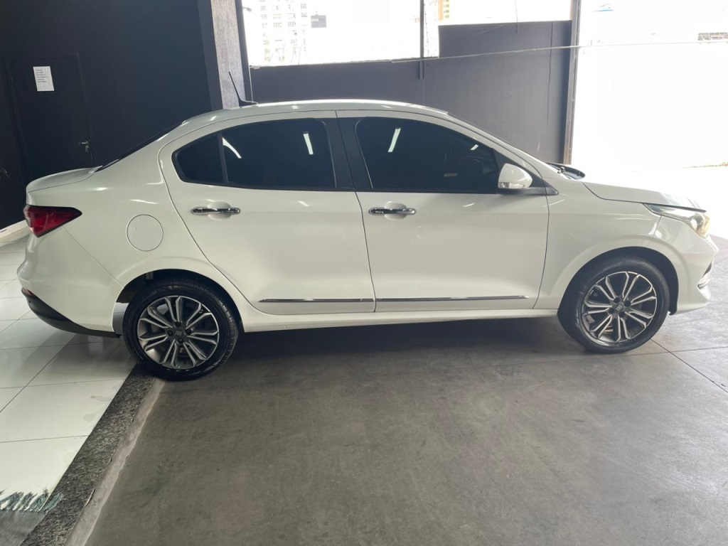 FIAT Cronos Precision 1.8 16v 2021 - miniatura 4