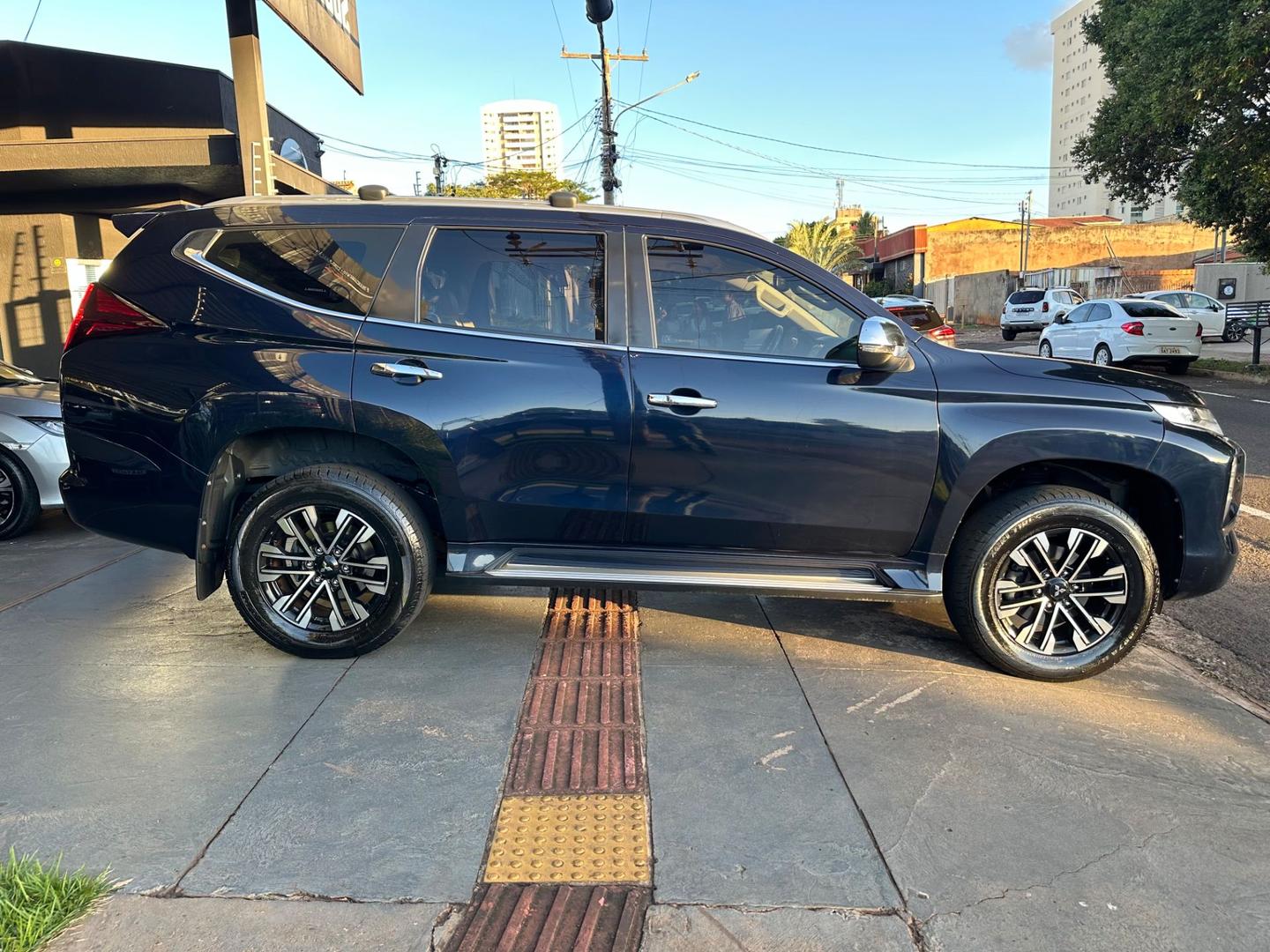 MITSUBISHI Pajero Sport HPE-S 2.4TDi 16v 4X4 2021 - miniatura 6