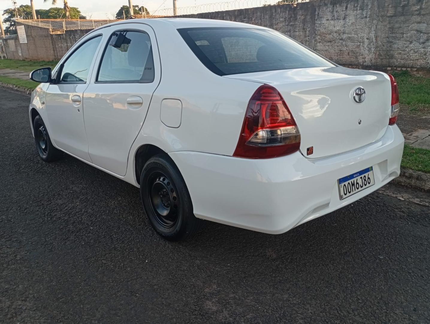 TOYOTA Etios Sedan XS 1.5 16v 2014 - miniatura 5