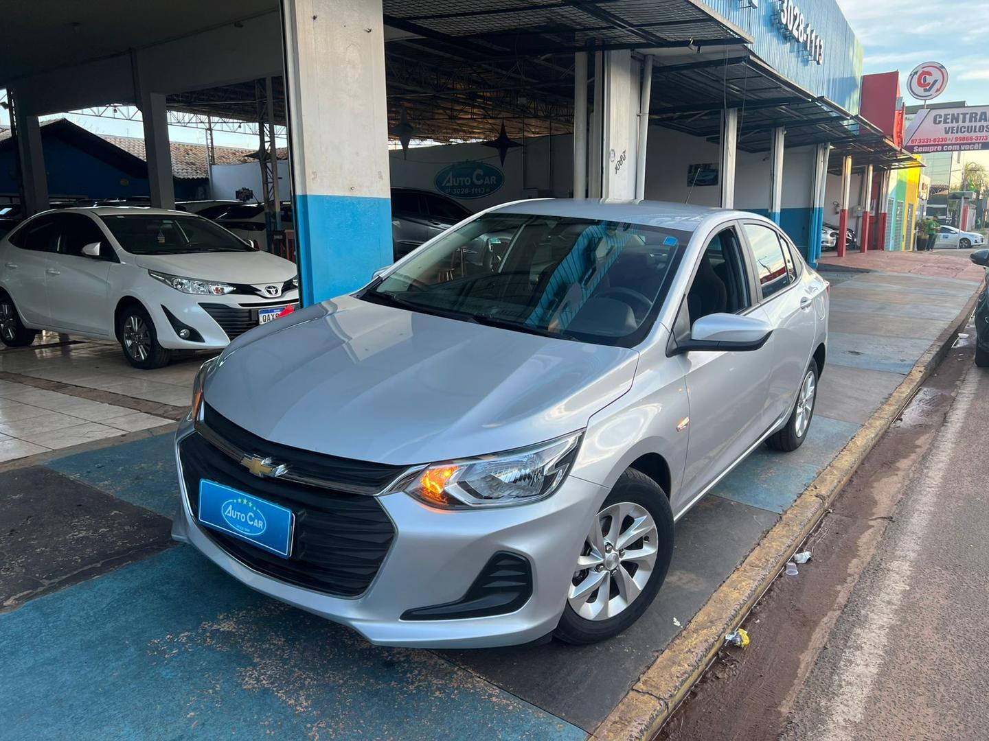 Vista principal de CHEVROLET Onix Sedan Plus LT 1.0 12v 2023