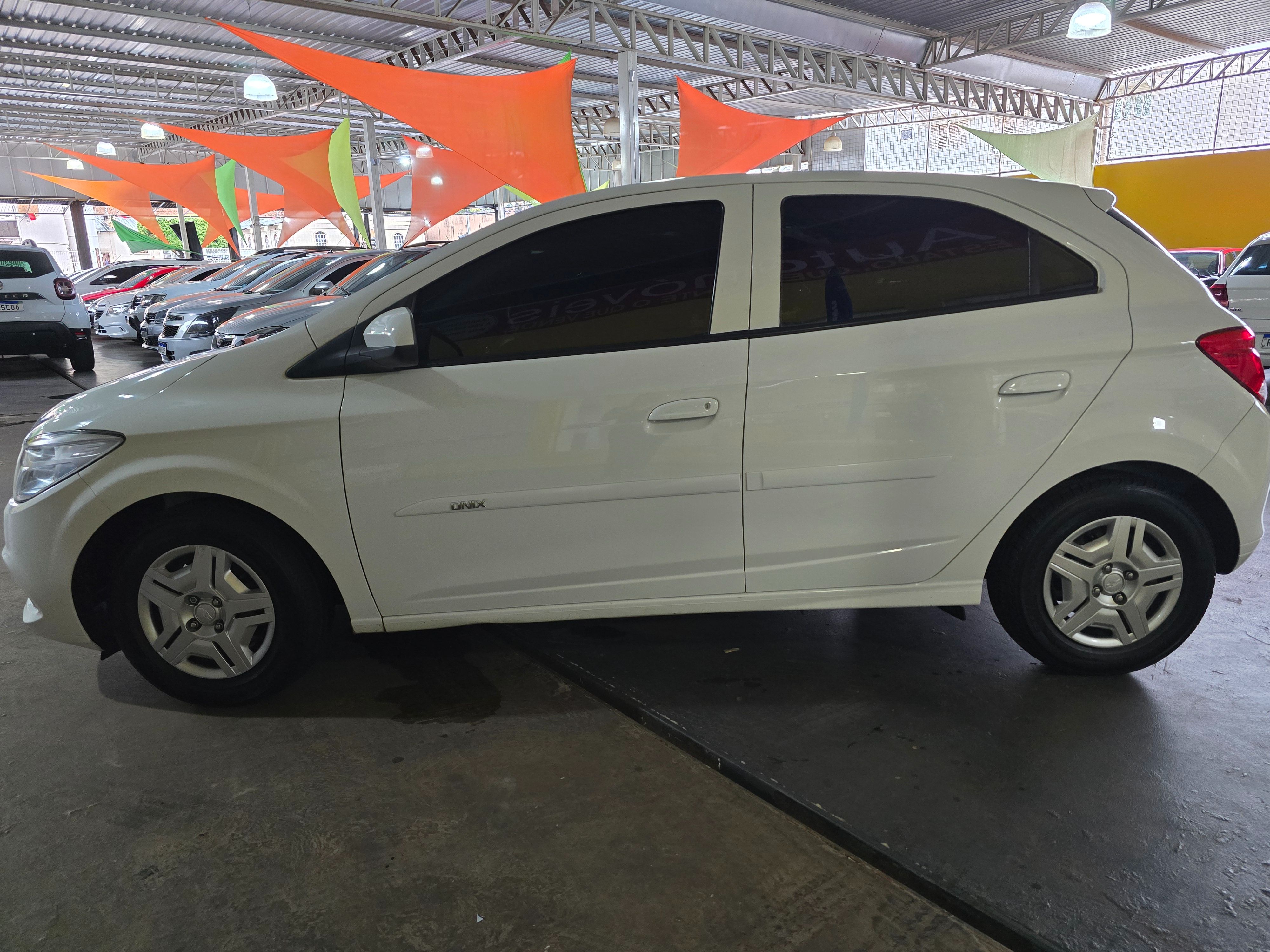 CHEVROLET Onix Joy 1.0 2018 - miniatura 5