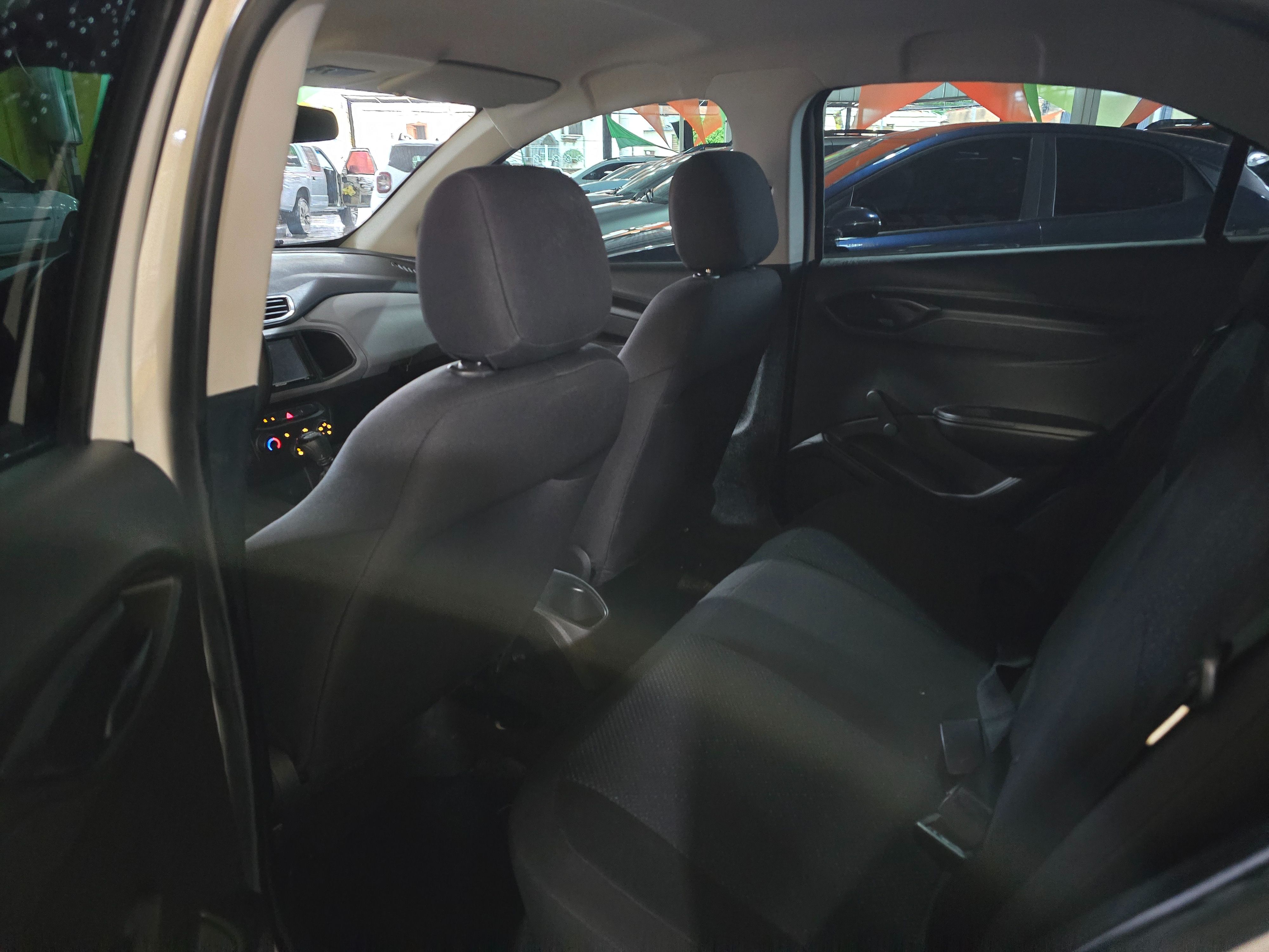 CHEVROLET Onix Joy 1.0 2018 - miniatura 10