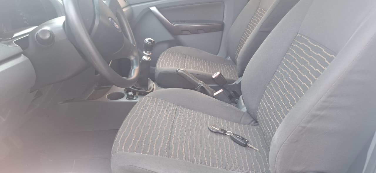 FORD Ranger XLS 3.2TDCi 20v 4x4 C.S. 2014 - miniatura 10