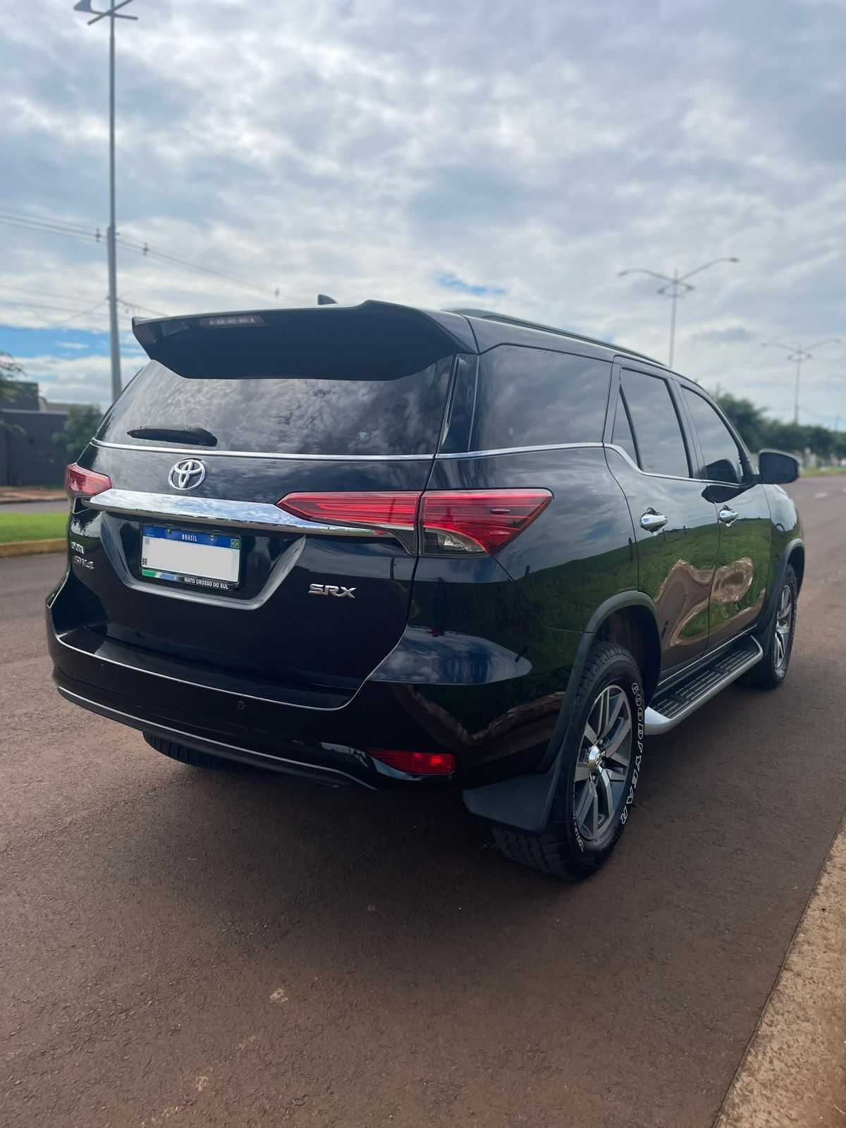 TOYOTA Hilux SW4 SRX D4-D 2.8TDi 16v 4x4 2019 - miniatura 4