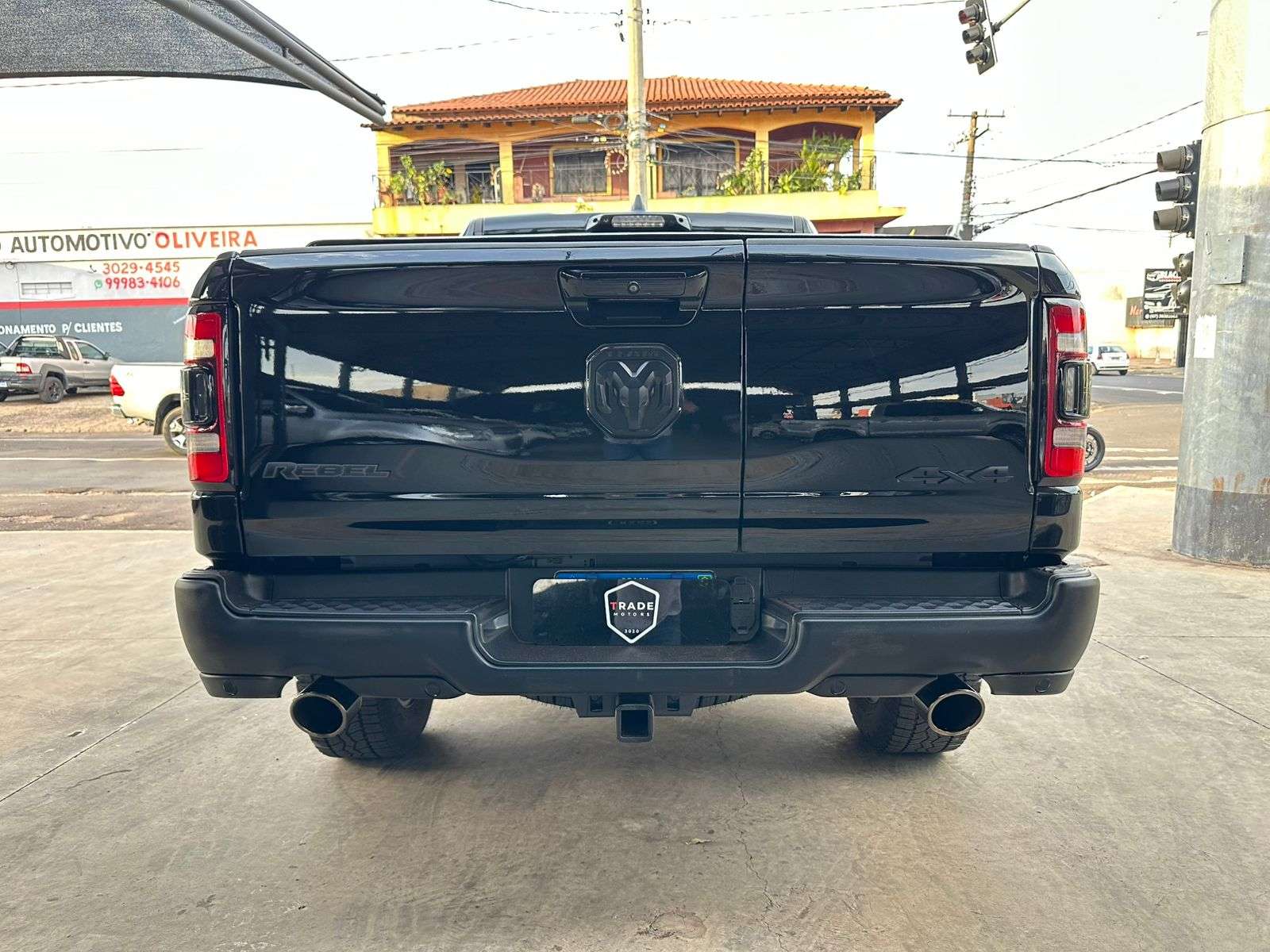 RAM 1500 Rebel 5.7 V8 4X4 C.D. 2022 - miniatura 5