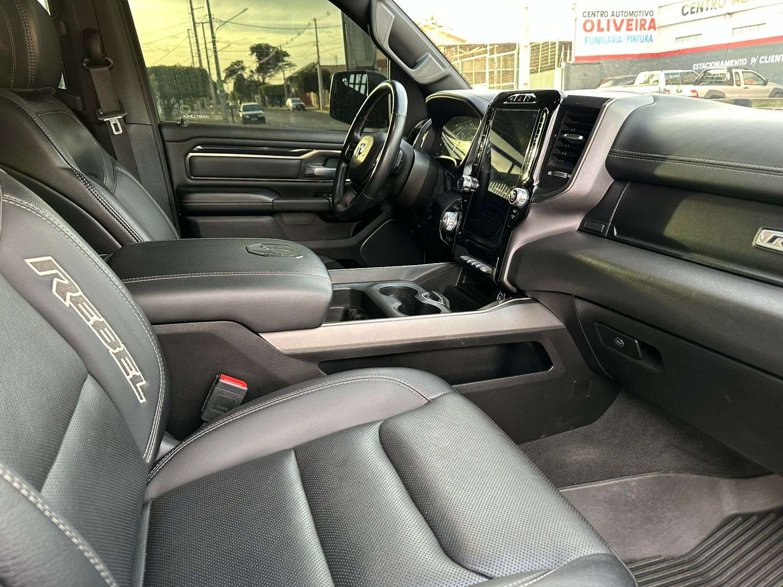 RAM 1500 Rebel 5.7 V8 4X4 C.D. 2022 - miniatura 8