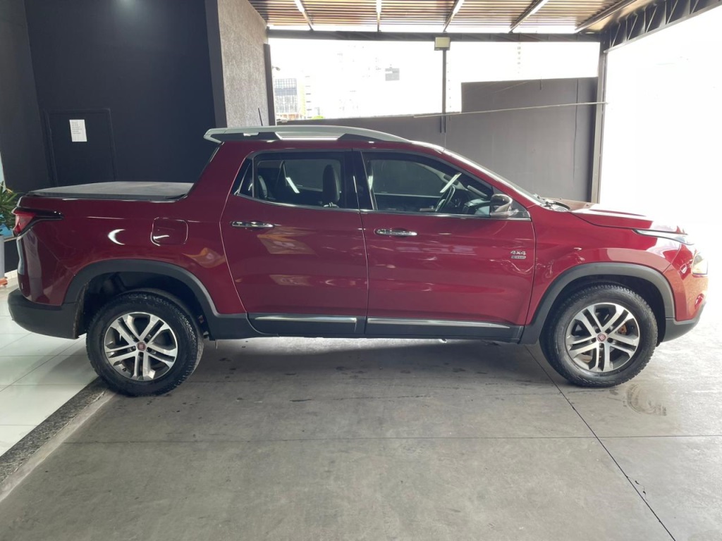 FIAT Toro Volcano 2.0TDi 16v 4x4 2018 - miniatura 4