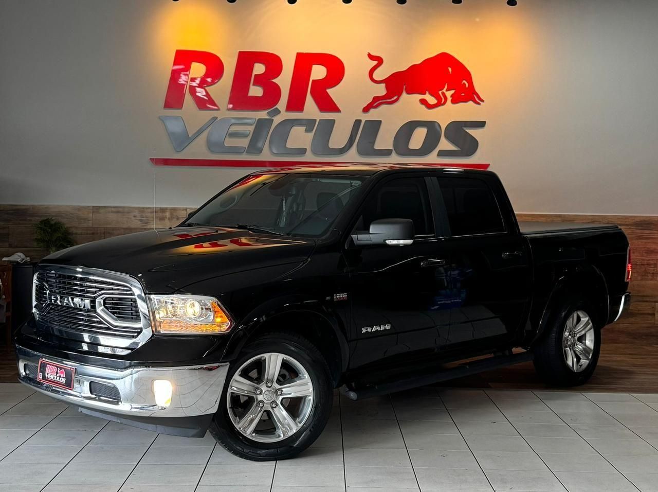 RAM 1500 Classic Laramie 5.7 V8 4X4 C.D. 2023 - miniatura 3