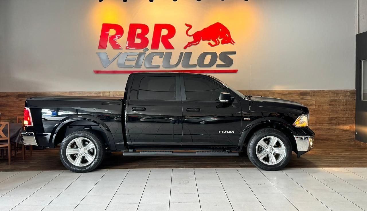 RAM 1500 Classic Laramie 5.7 V8 4X4 C.D. 2023 - miniatura 4