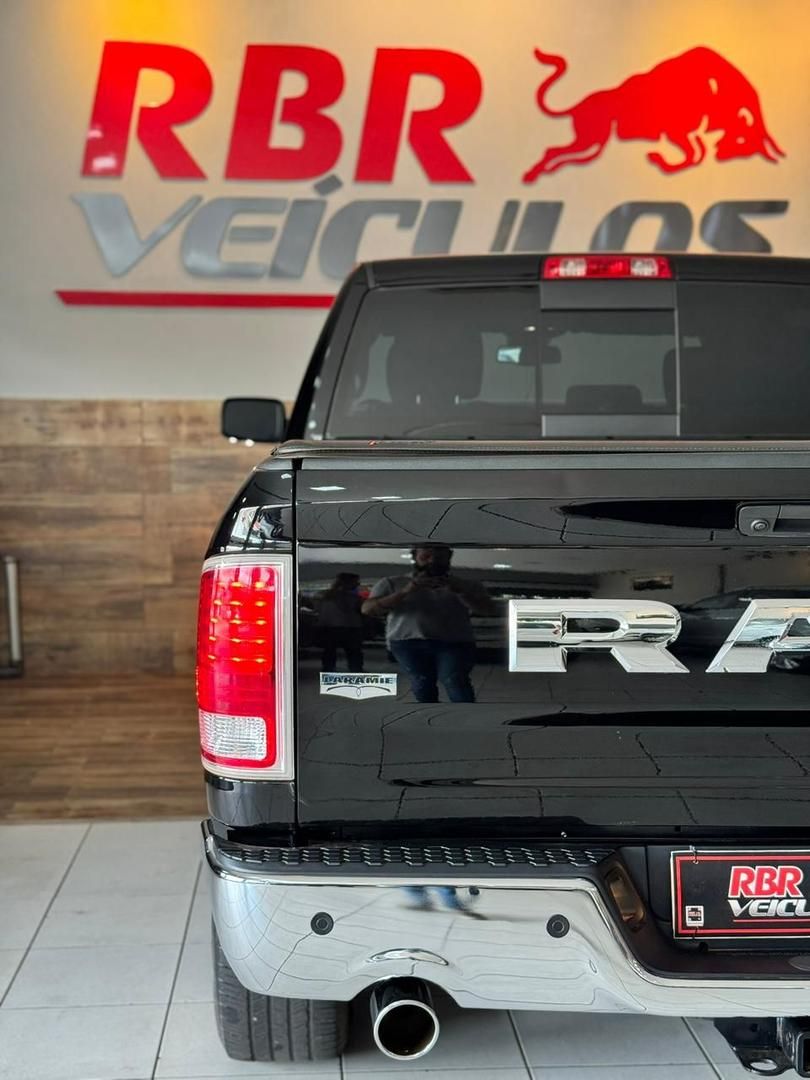 RAM 1500 Classic Laramie 5.7 V8 4X4 C.D. 2023 - miniatura 7