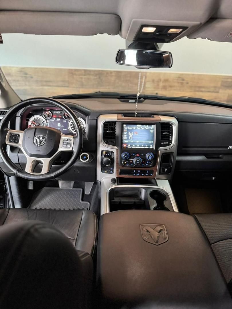 RAM 1500 Classic Laramie 5.7 V8 4X4 C.D. 2023 - miniatura 9