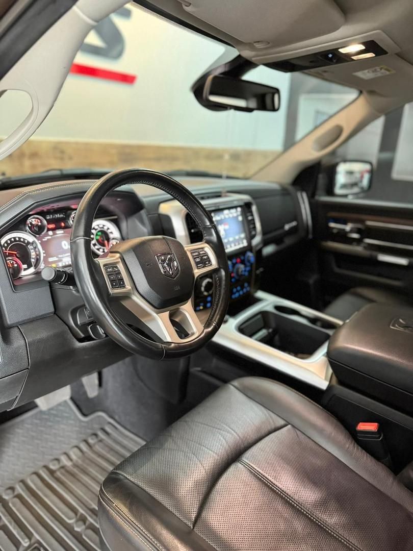 RAM 1500 Classic Laramie 5.7 V8 4X4 C.D. 2023 - miniatura 10