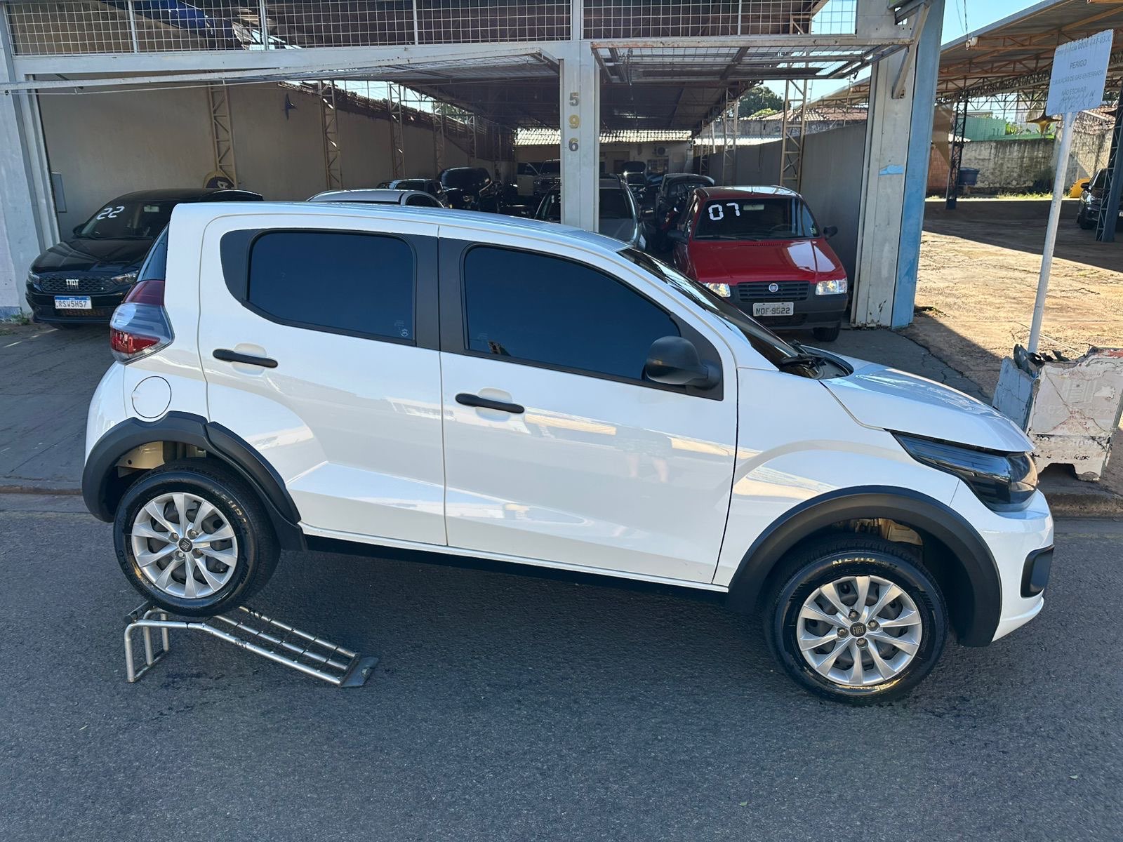 FIAT Mobi Like 1.0 2023 - miniatura 4