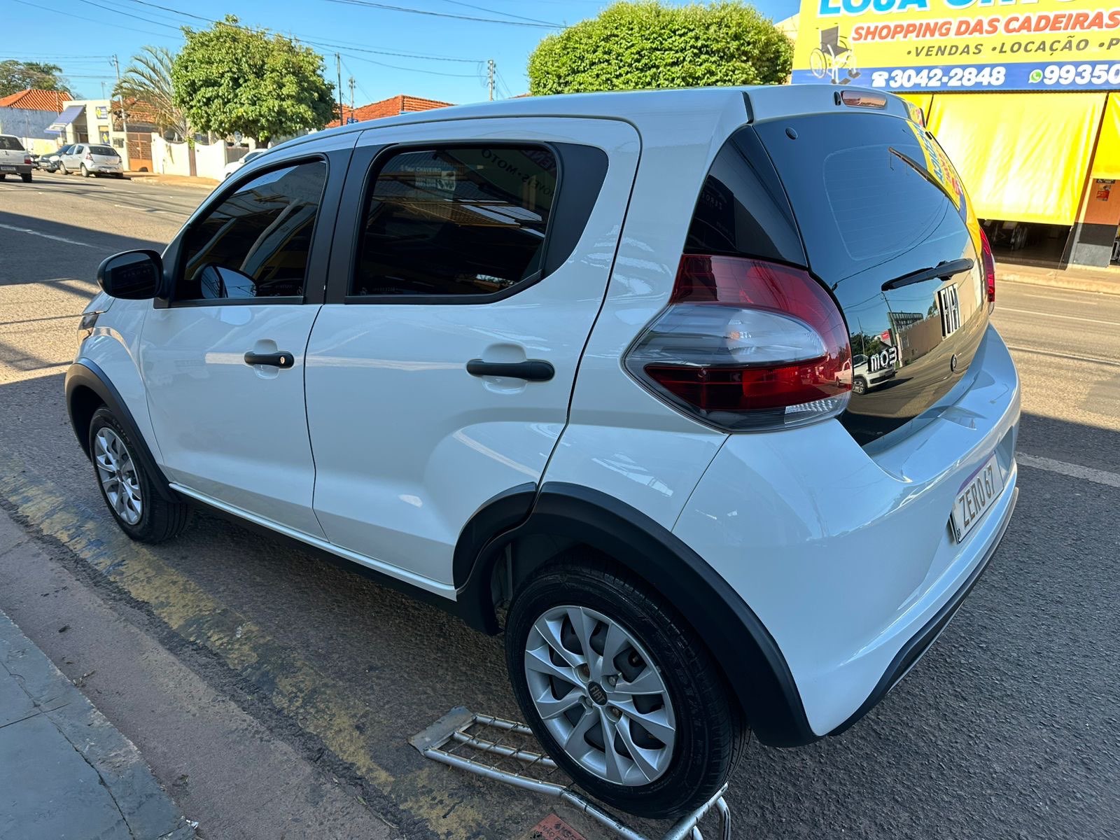 FIAT Mobi Like 1.0 2023 - miniatura 5